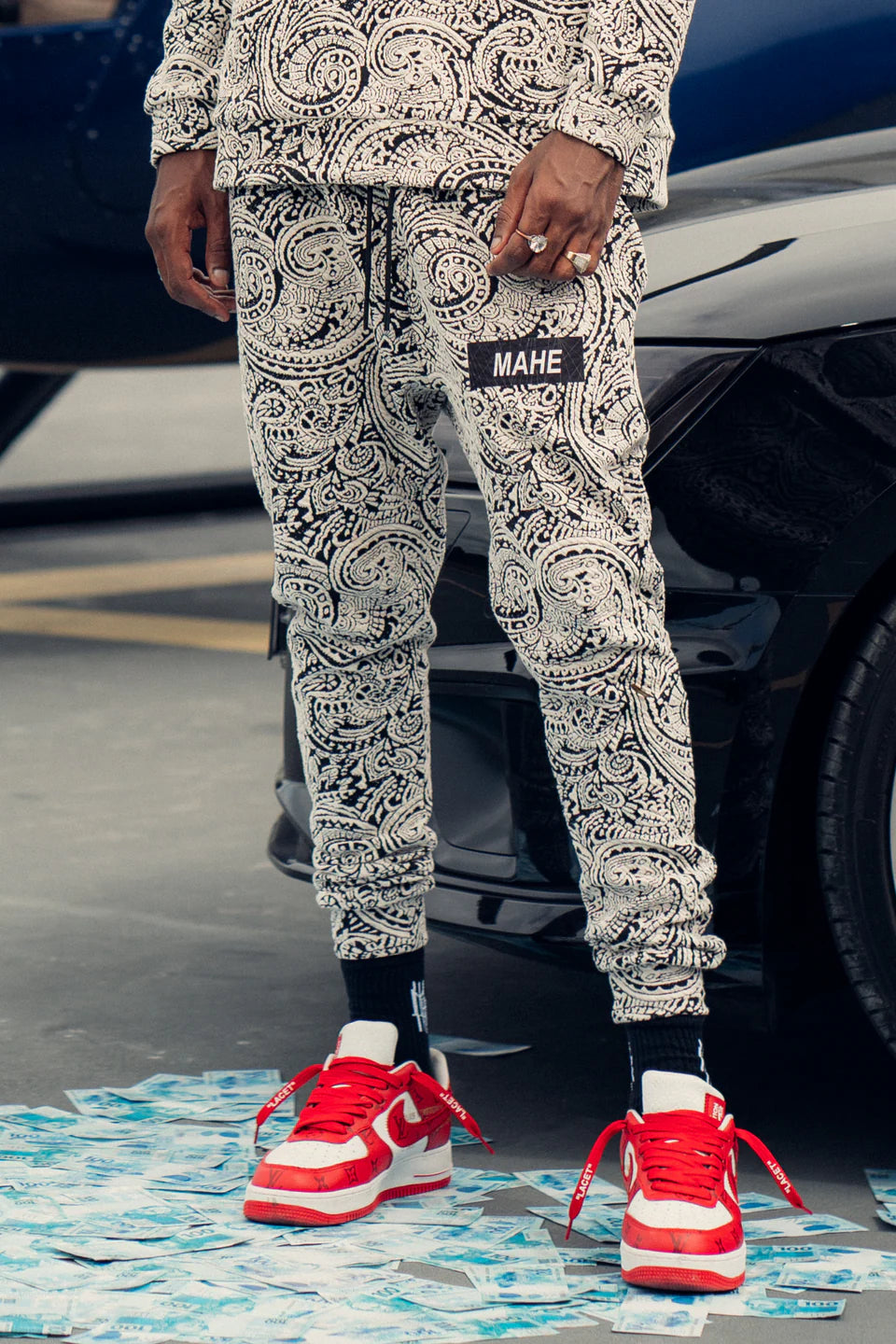CALÇA MAHE BLACK COVENANT