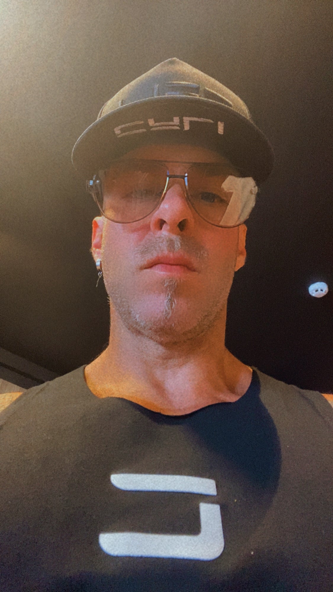 Óculos BL armação preta com lentes claras - foto 2 de 5