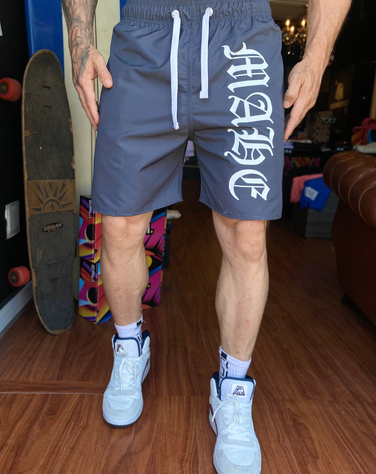 Shorts Mahe chumbo plissado