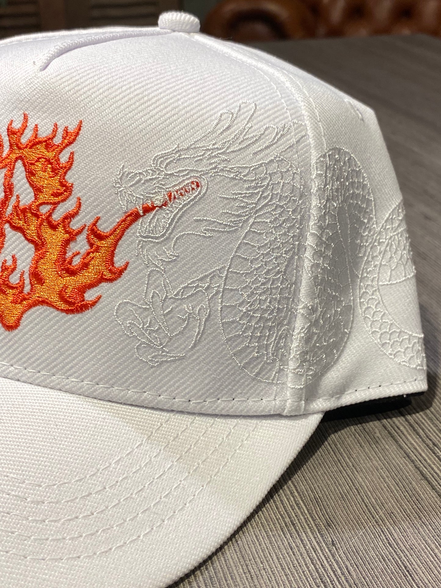Boné Snapback Dragon Fire Branco