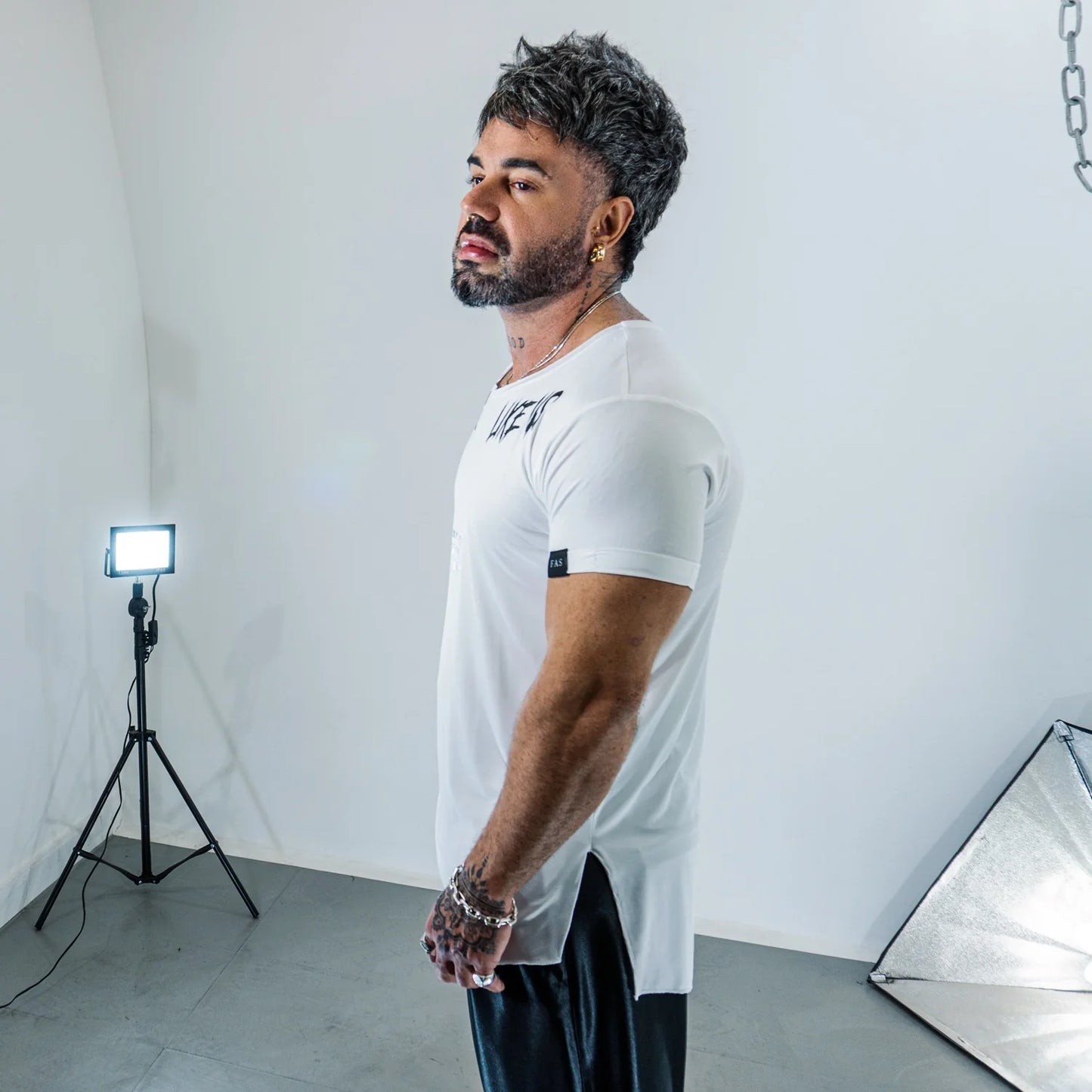 Camiseta No One - White