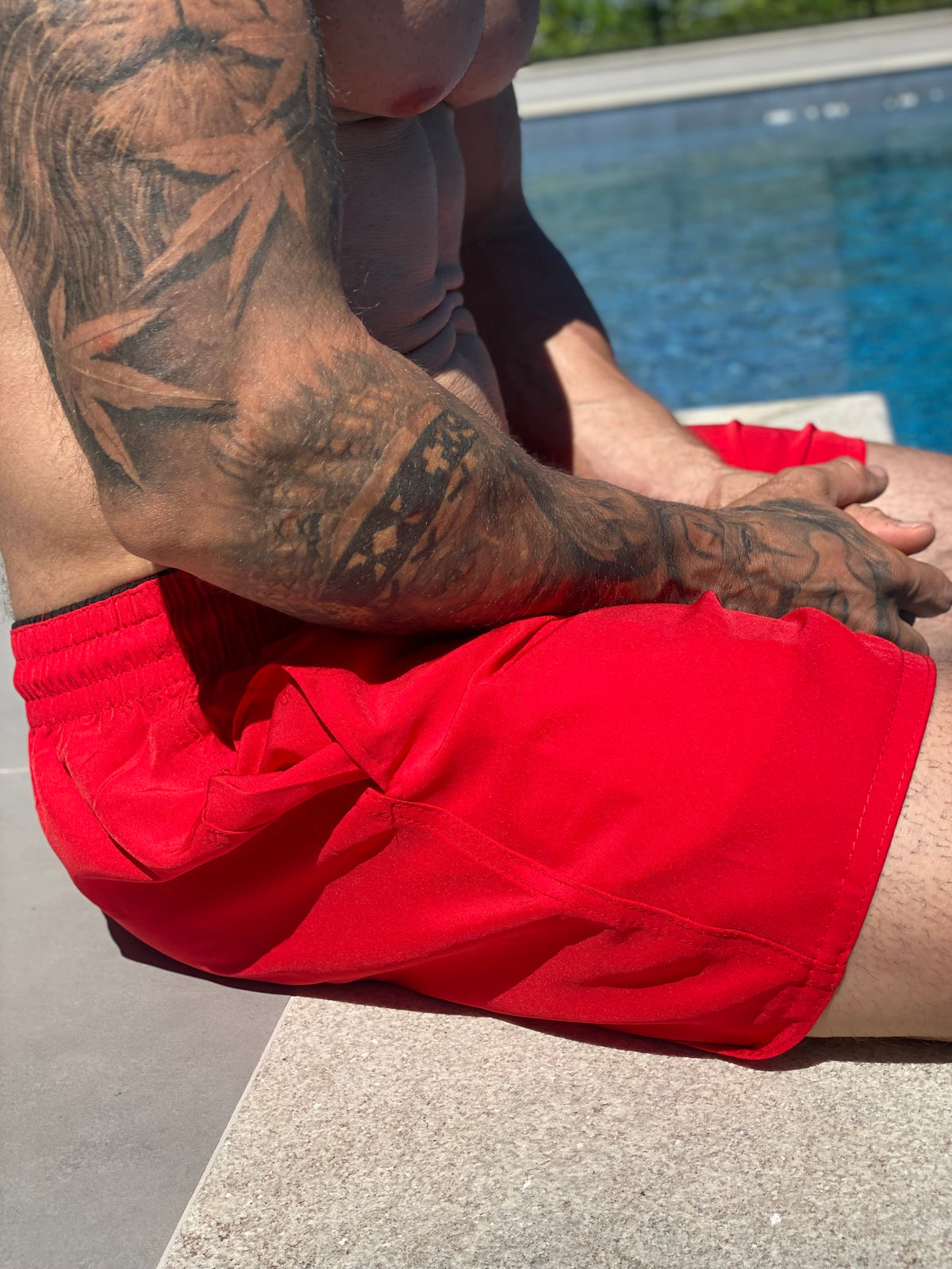 Shorts de praia vermelho - foto 2 de 3