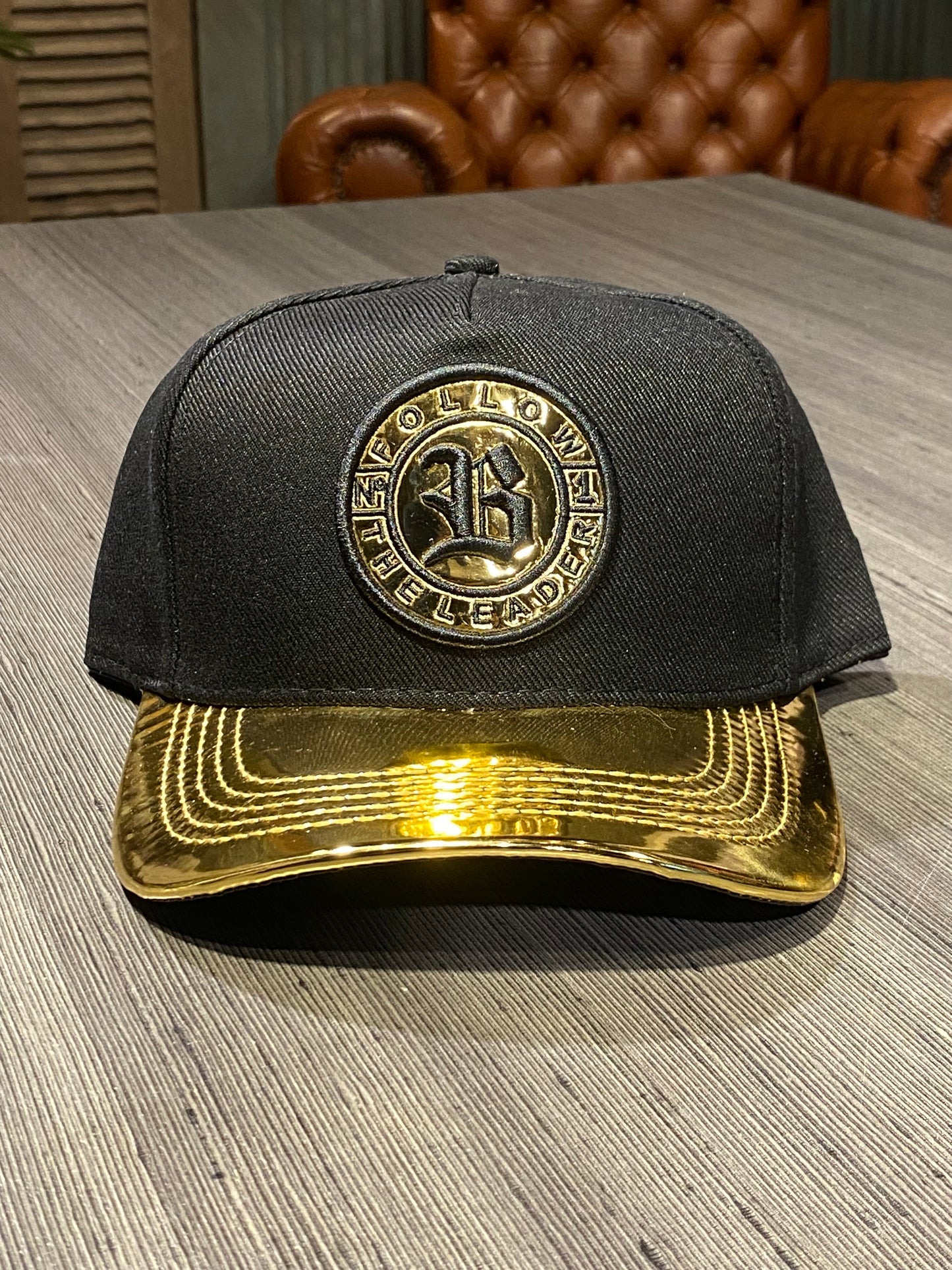 Boné Snapback Preto Follow Reflex Gold