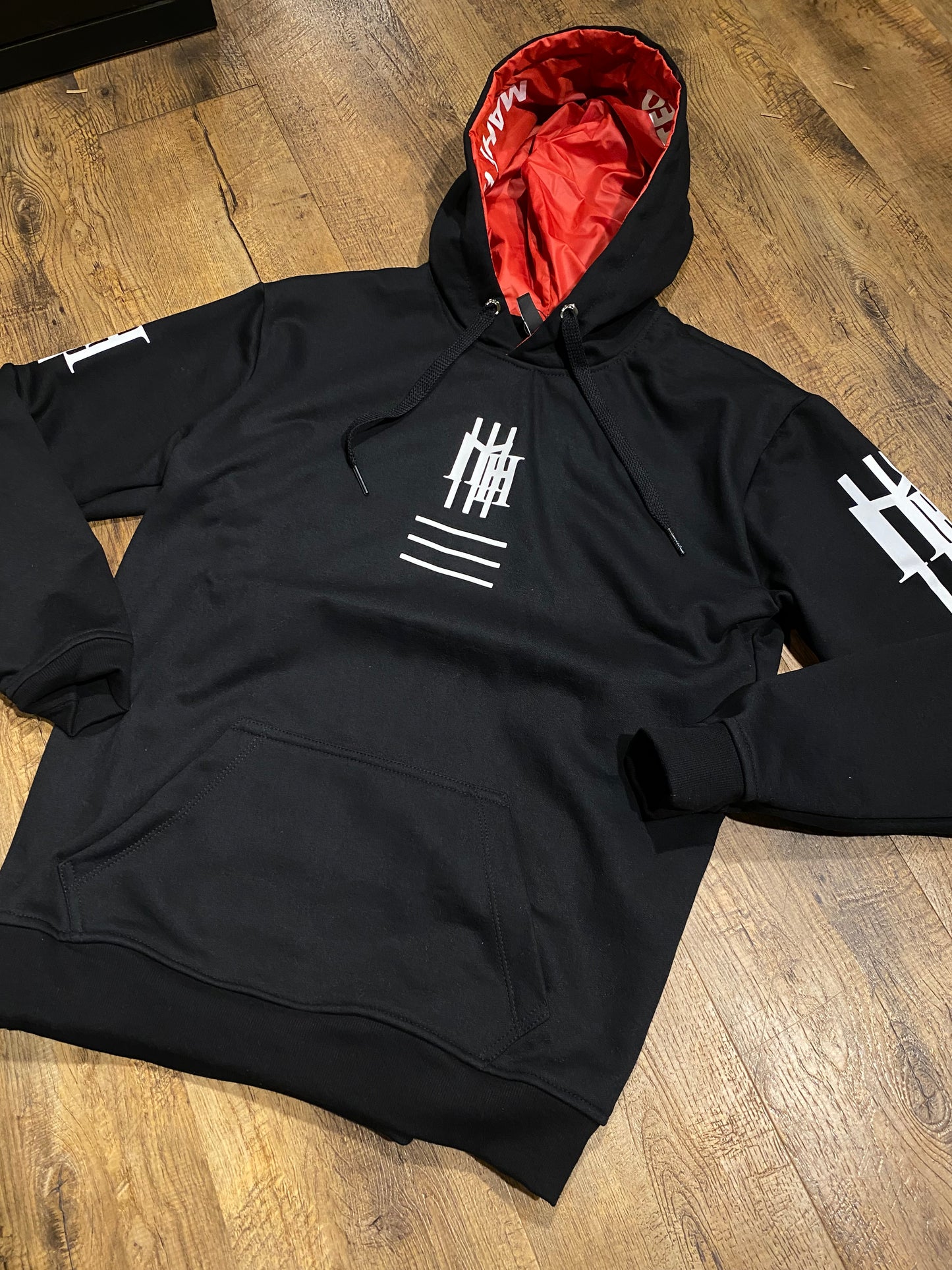 Moletom Canguru Mahe Black Red - LANÇAMENTO EXCLUSIVO