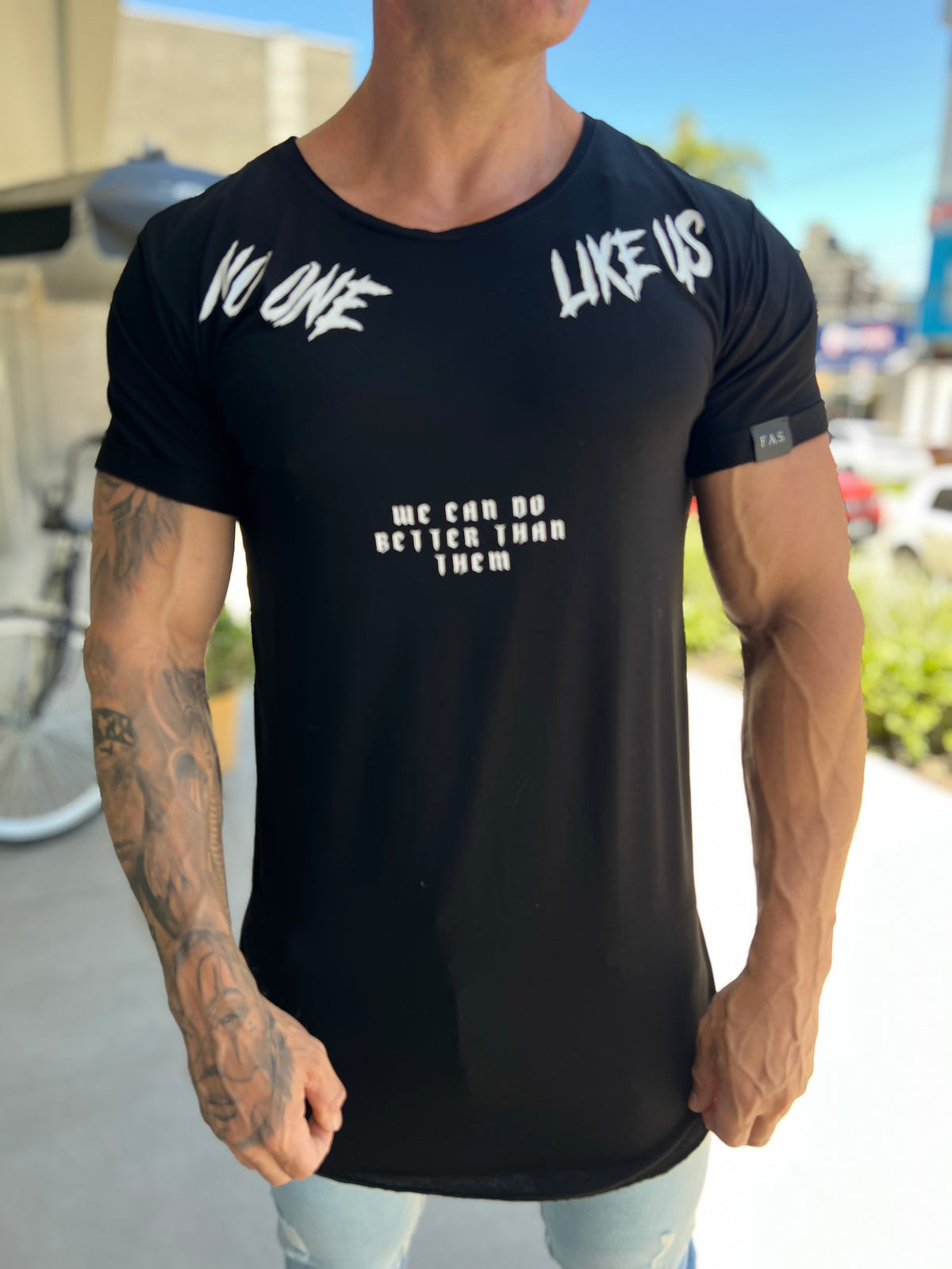 Camiseta No One Blck preta - foto 7 de 13