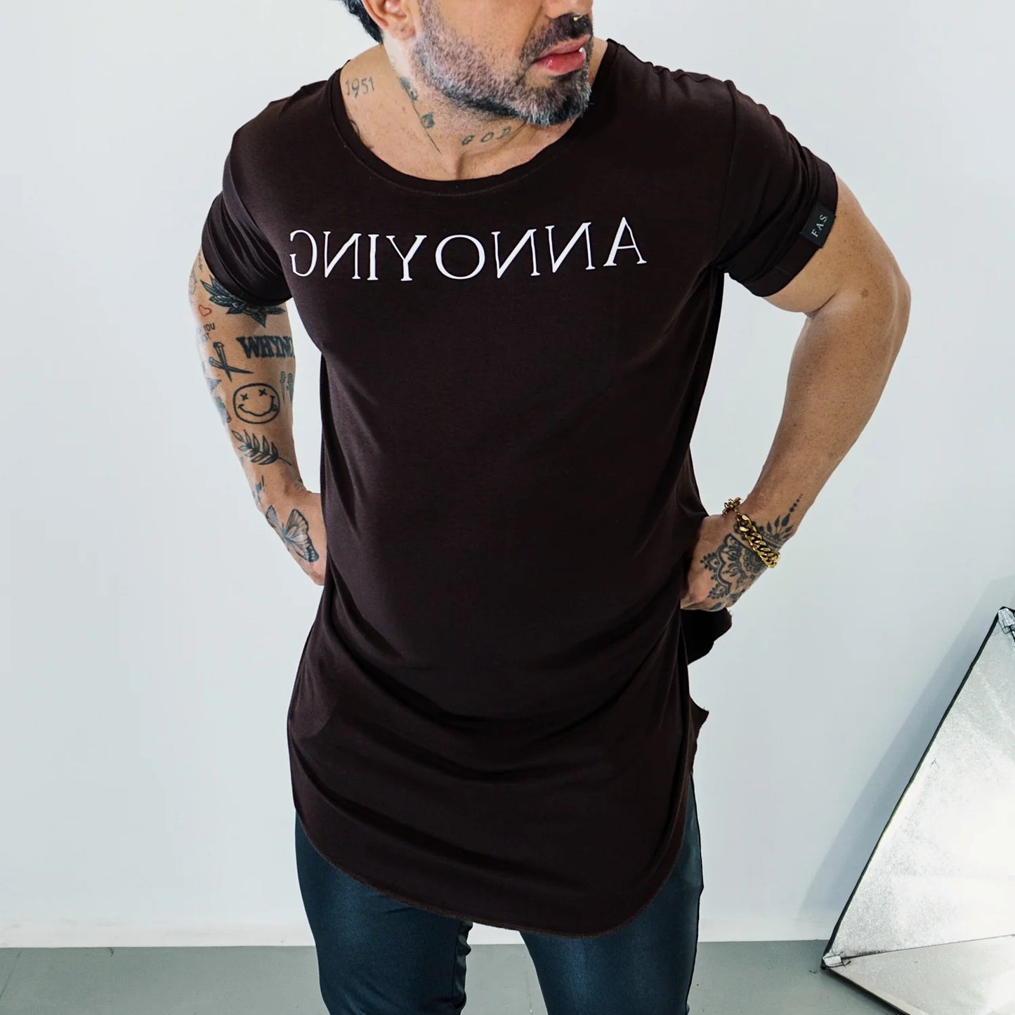 Camiseta Gniyonna - Brow