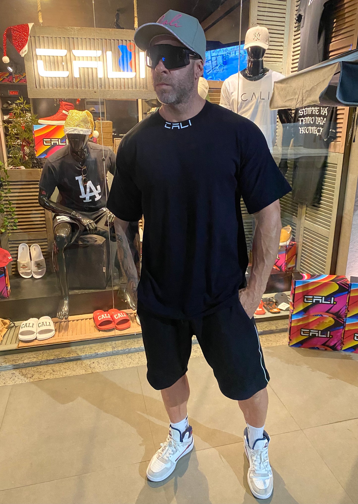 Camiseta Cali Over Black