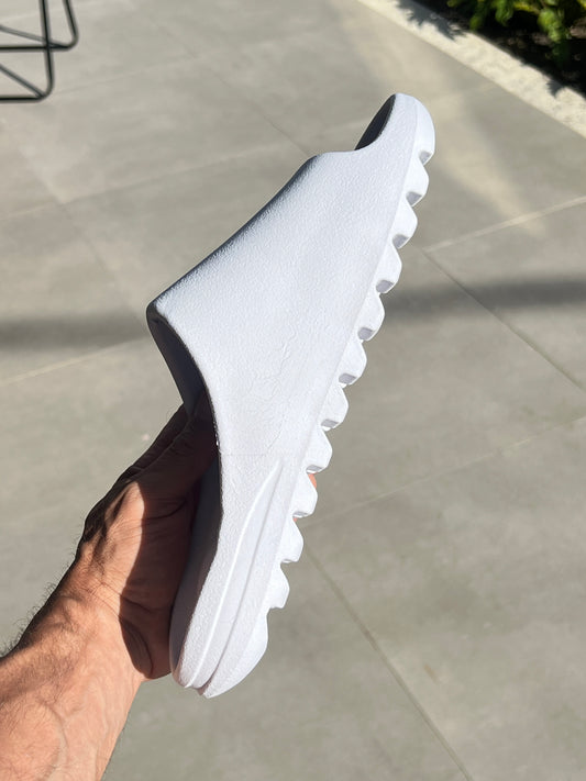 Chinelo Nuvem Branco