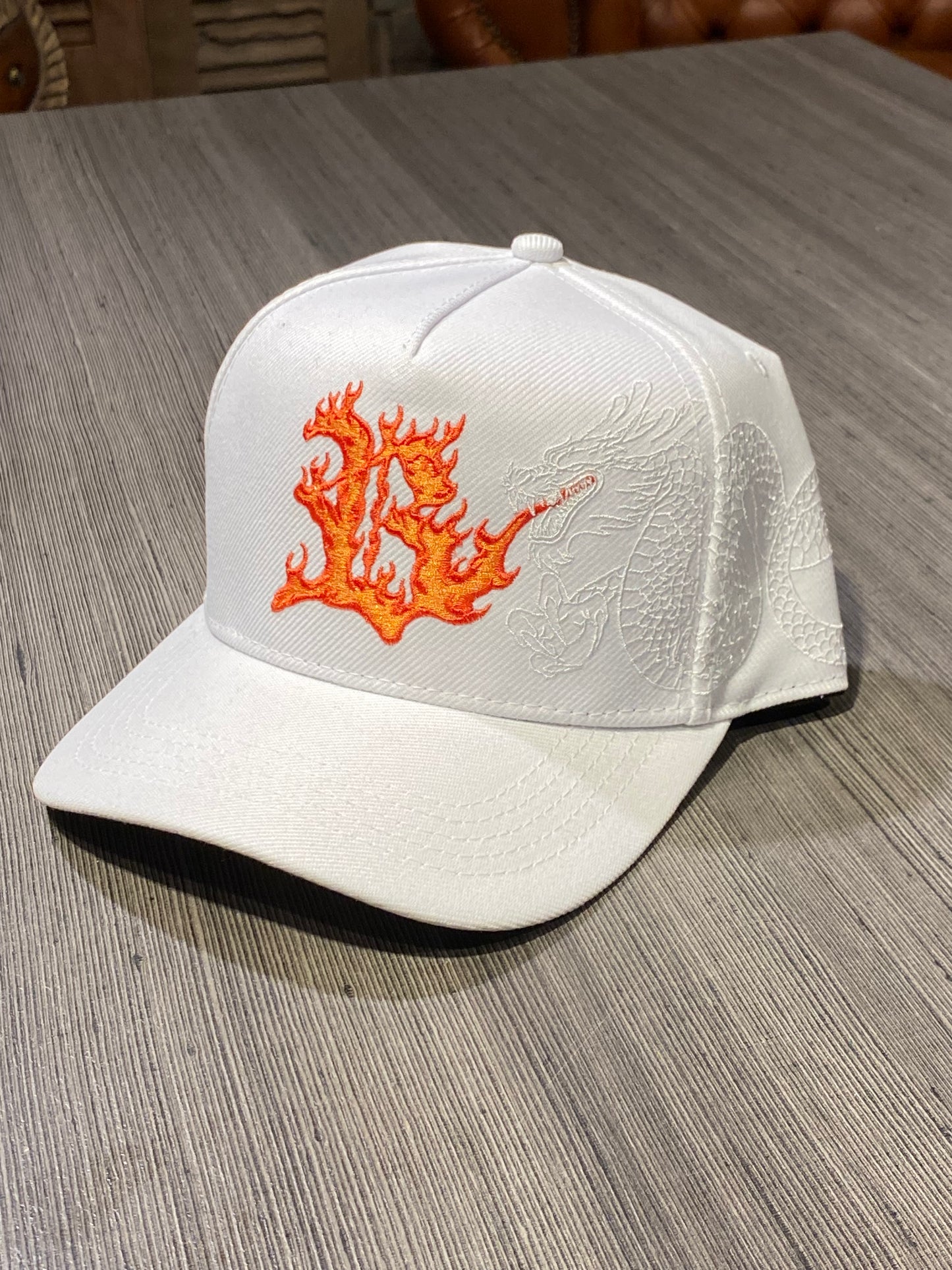 Boné Snapback Dragon Fire Branco