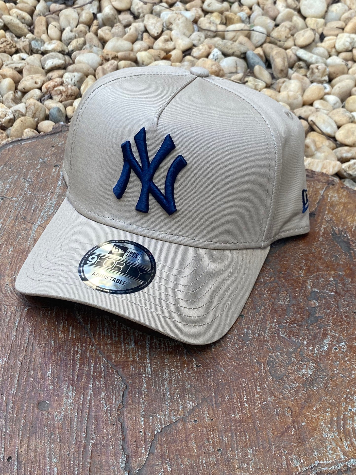 Boné NY Yankees Beige
