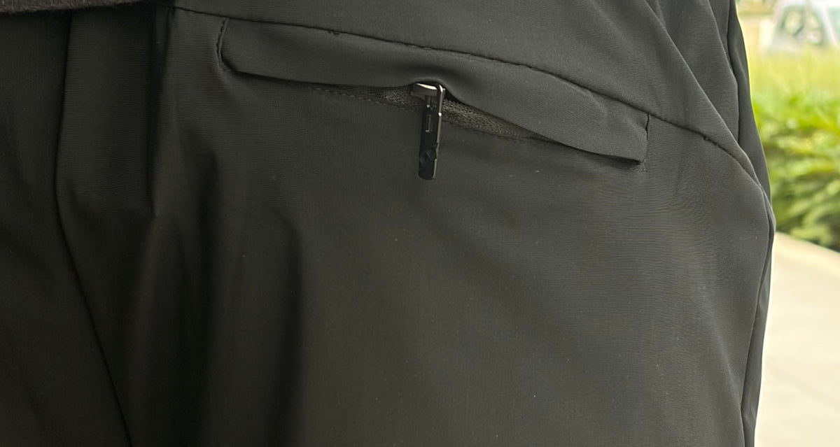 Shorts Ziper preto plissado - foto 8 de 12