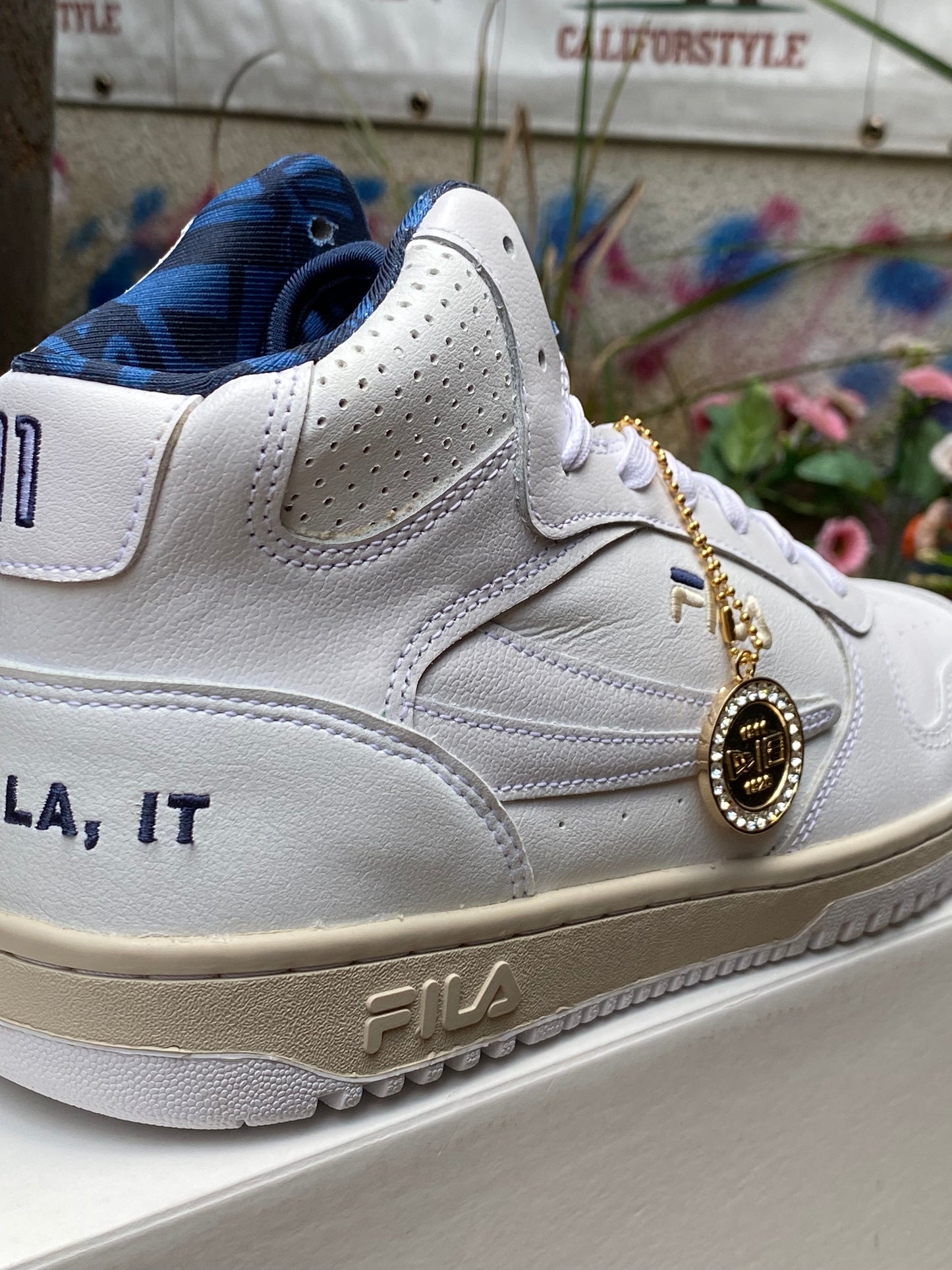 Tênis Collab Fila x New Era