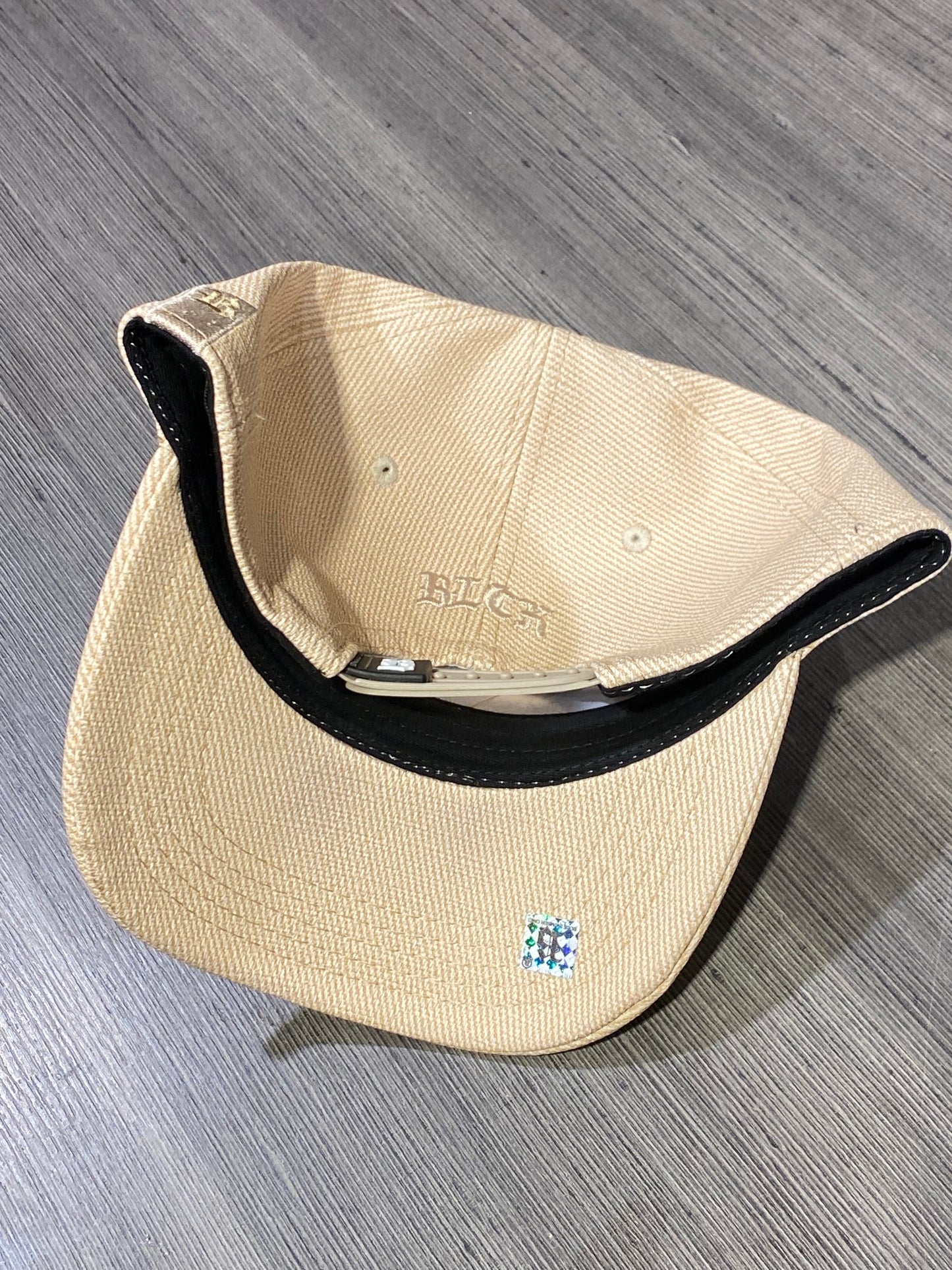 Boné Snapback Linho Bege Exclusive