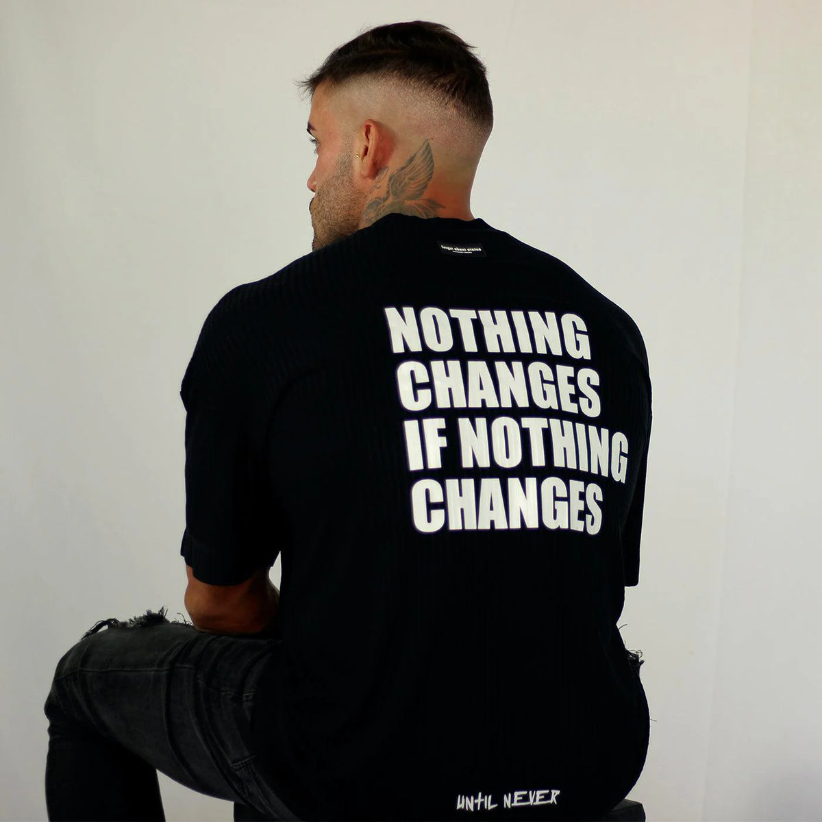 Camiseta Nothing Changes preta oversized