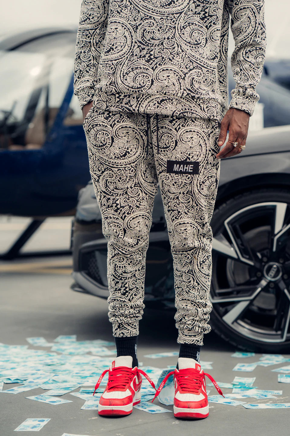 CALÇA MAHE BLACK COVENANT