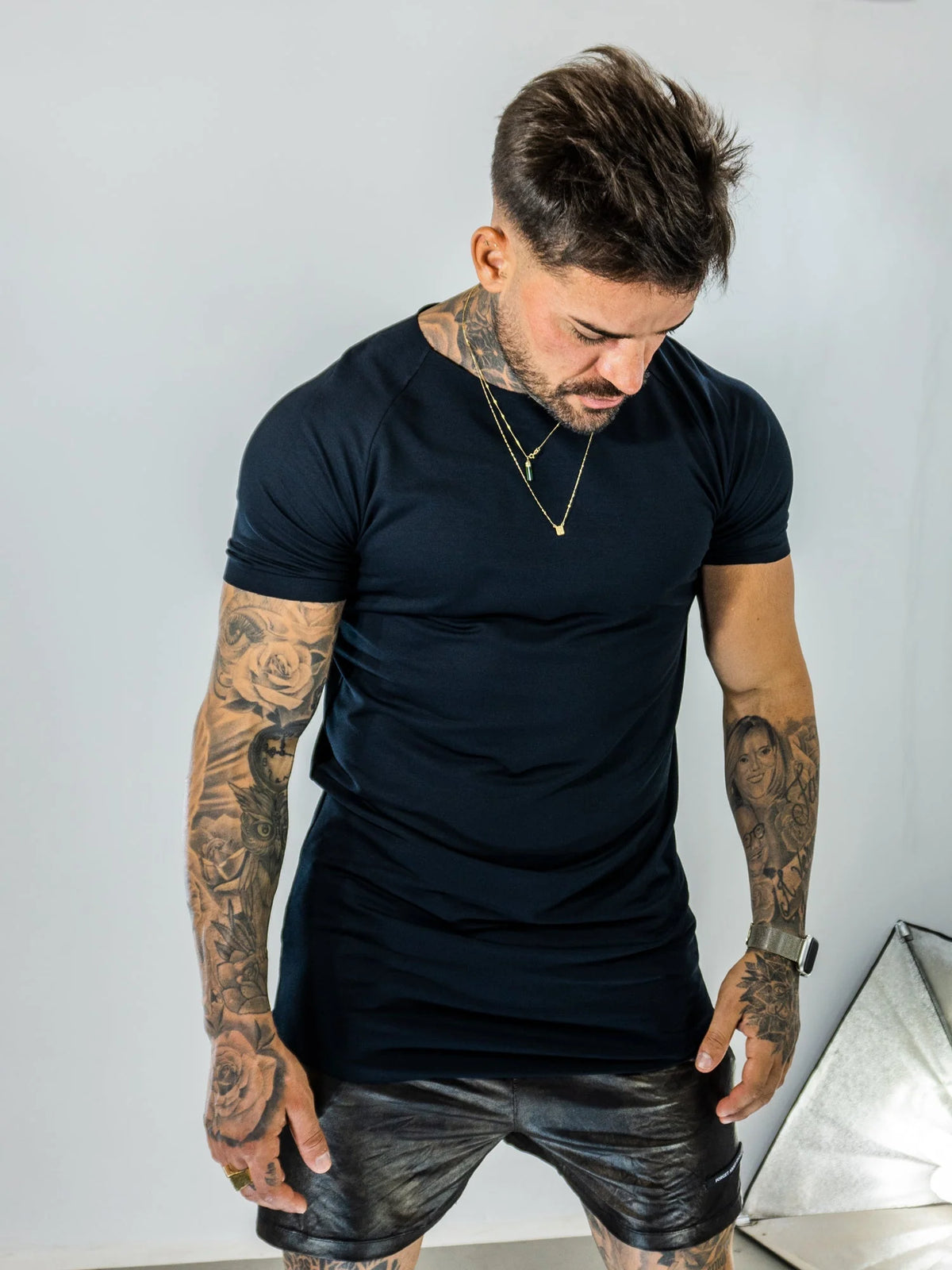 Camiseta Semi Long Black Wall Bold