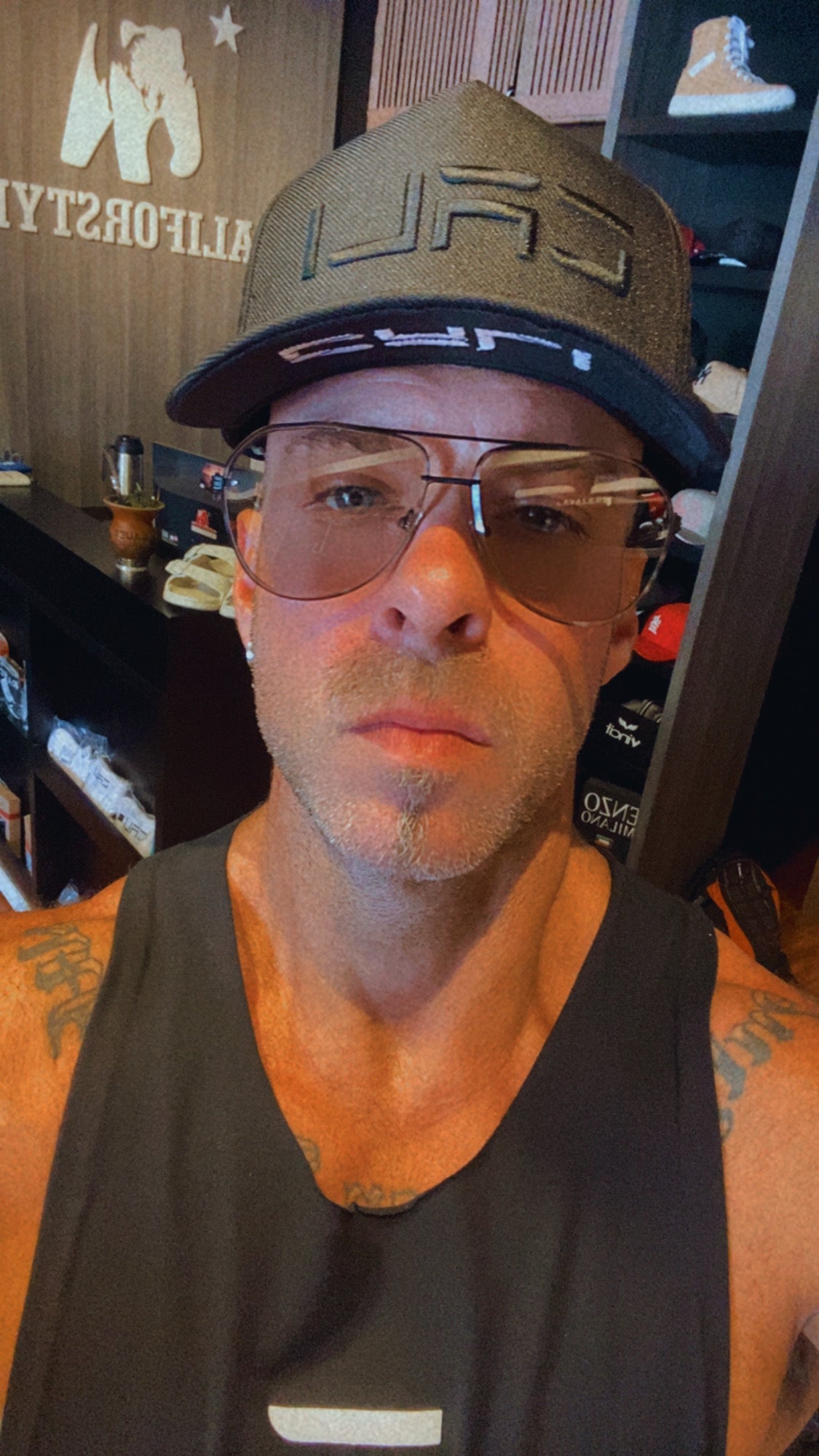 Óculos BL armação preta com lentes claras