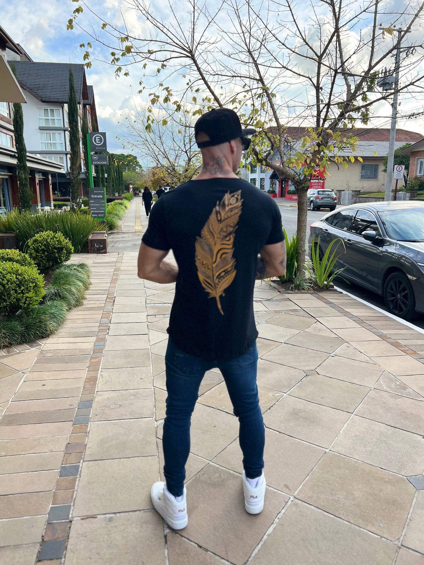 Camiseta Cali Feather Gold