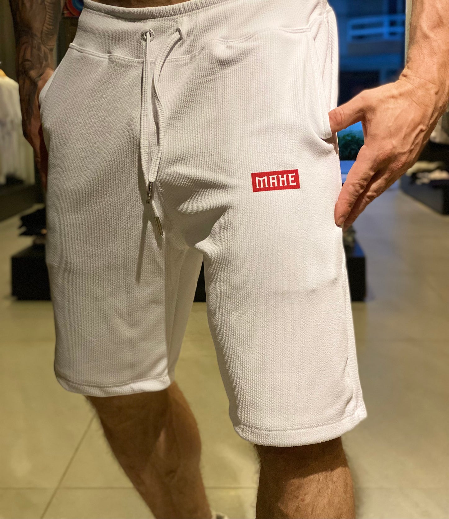 Bermuda Mahe White Red