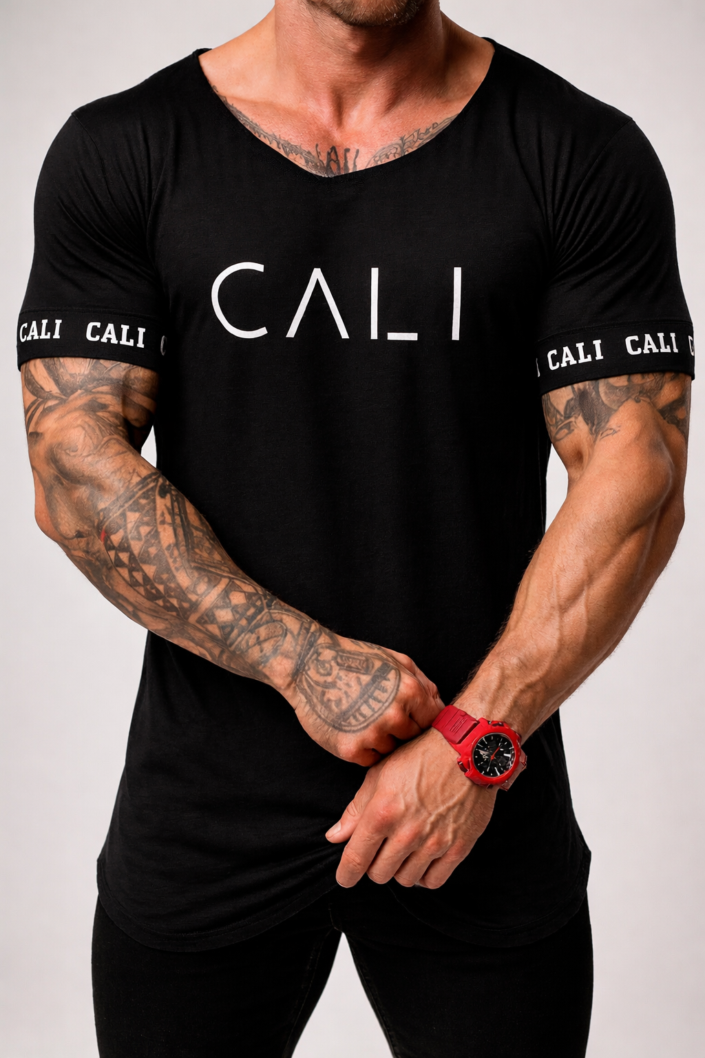 Camiseta Cali Rood preta gola canoa
