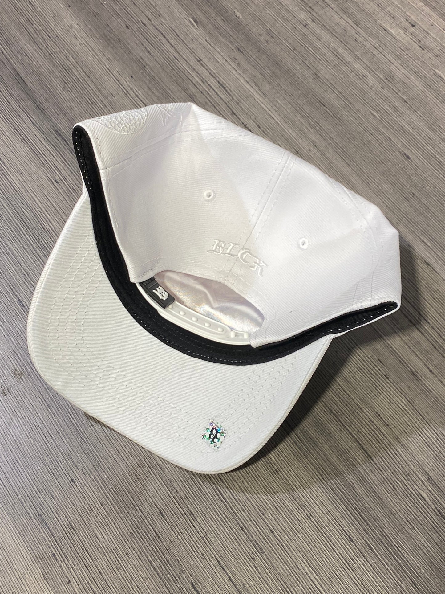 Boné Snapback Dragon Fire Branco