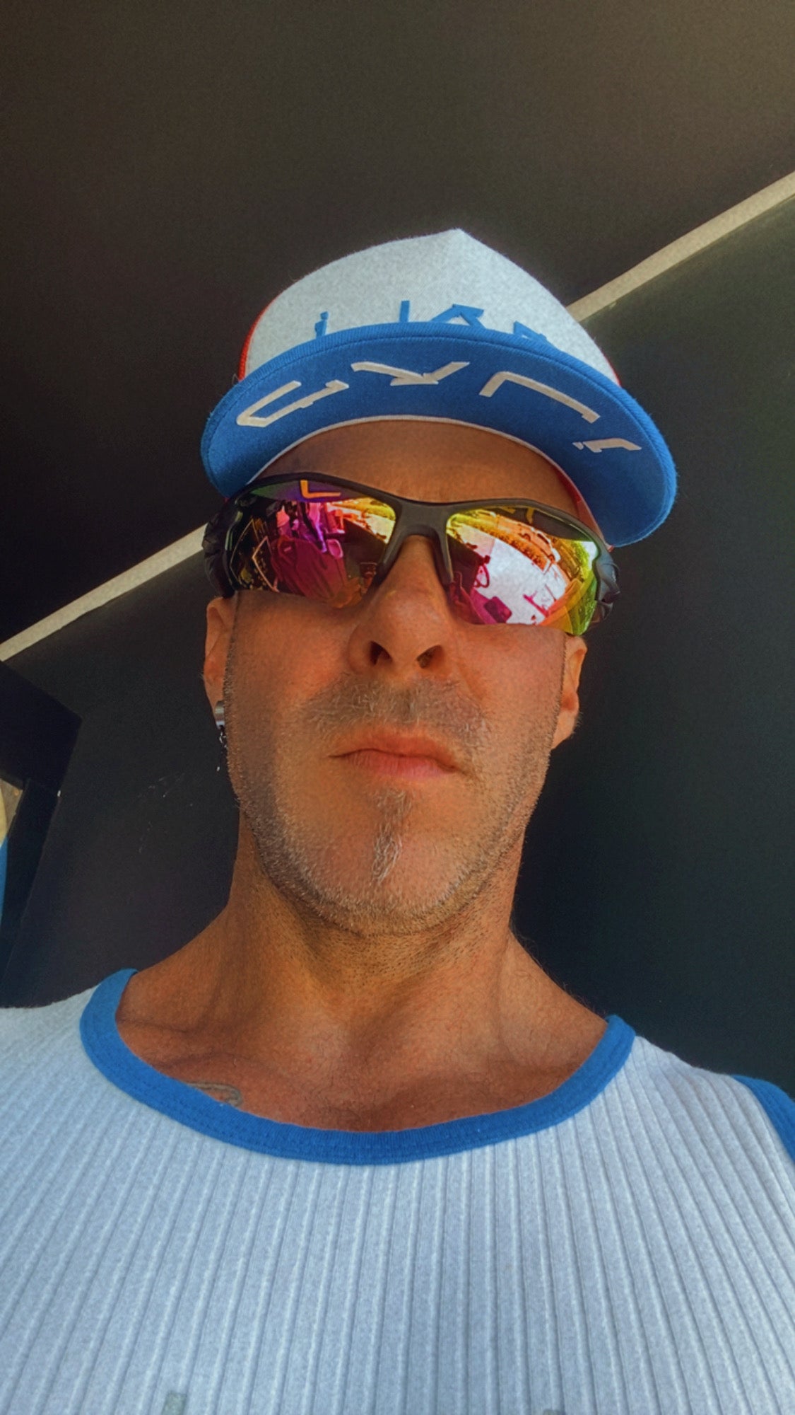 Óculos de sol Sports com lente azul espelhada - foto 9 de 10