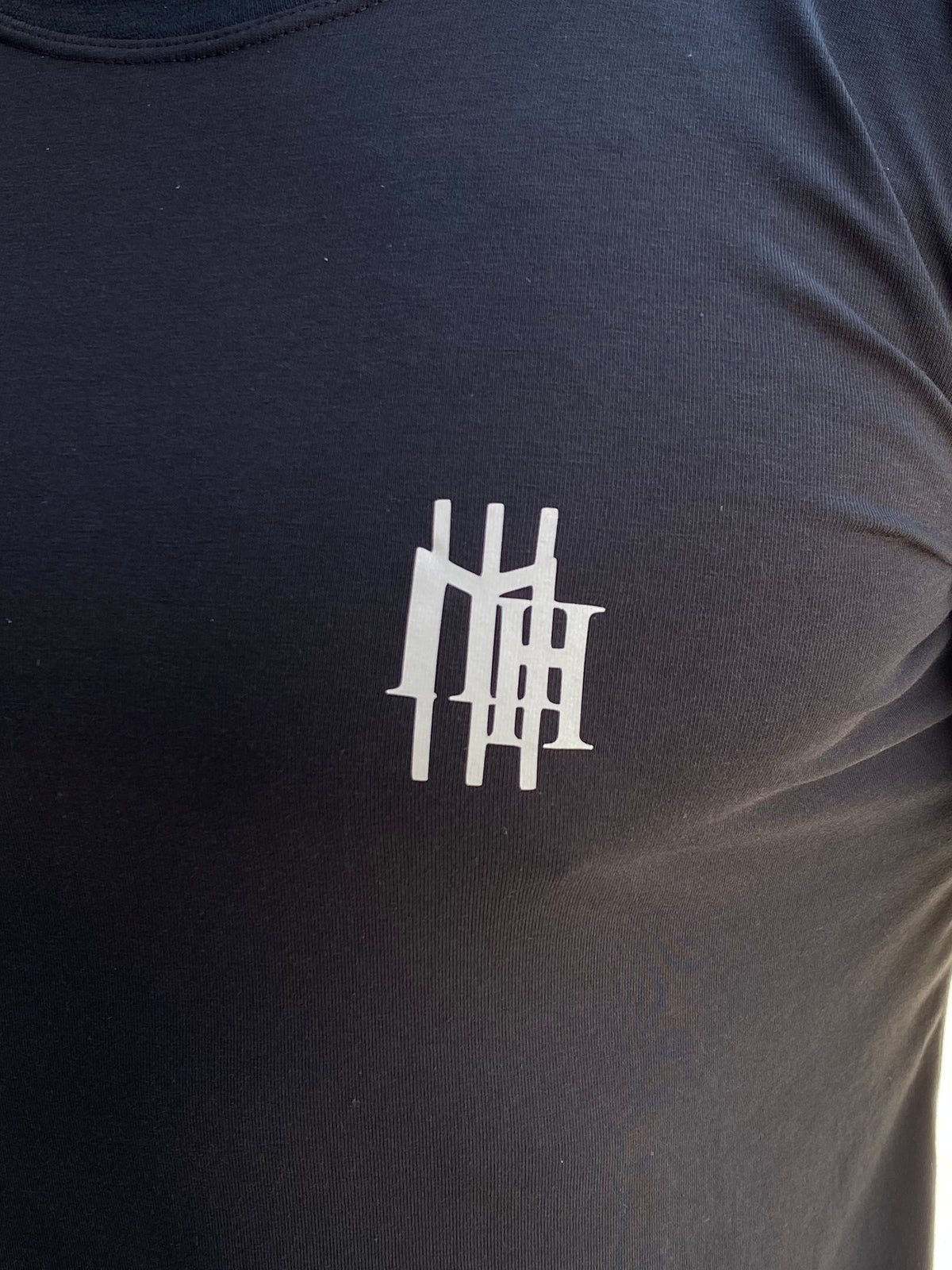 Camiseta Mahe preta e prata refletiva - foto 5 de 6