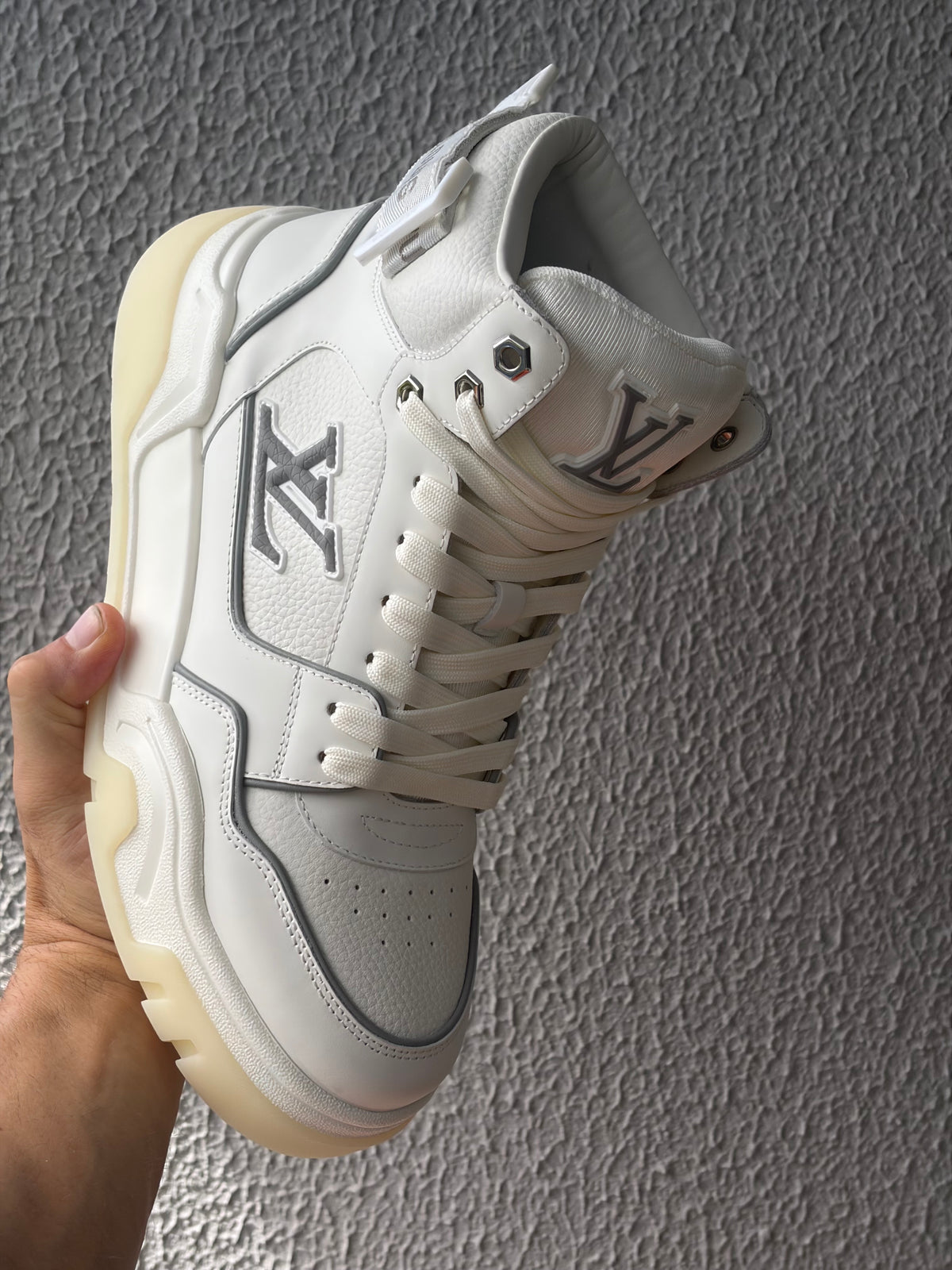 Tênis LV Luxuy importado Cano Alto Branco ( Sob encomenda)