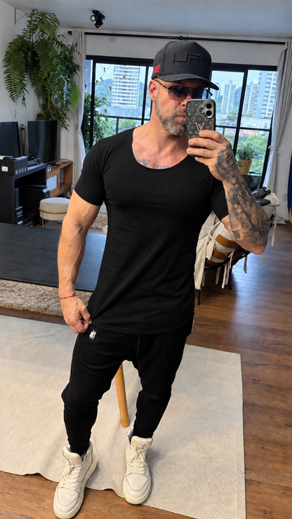 Camiseta Semi Long Gola Canoa Preta