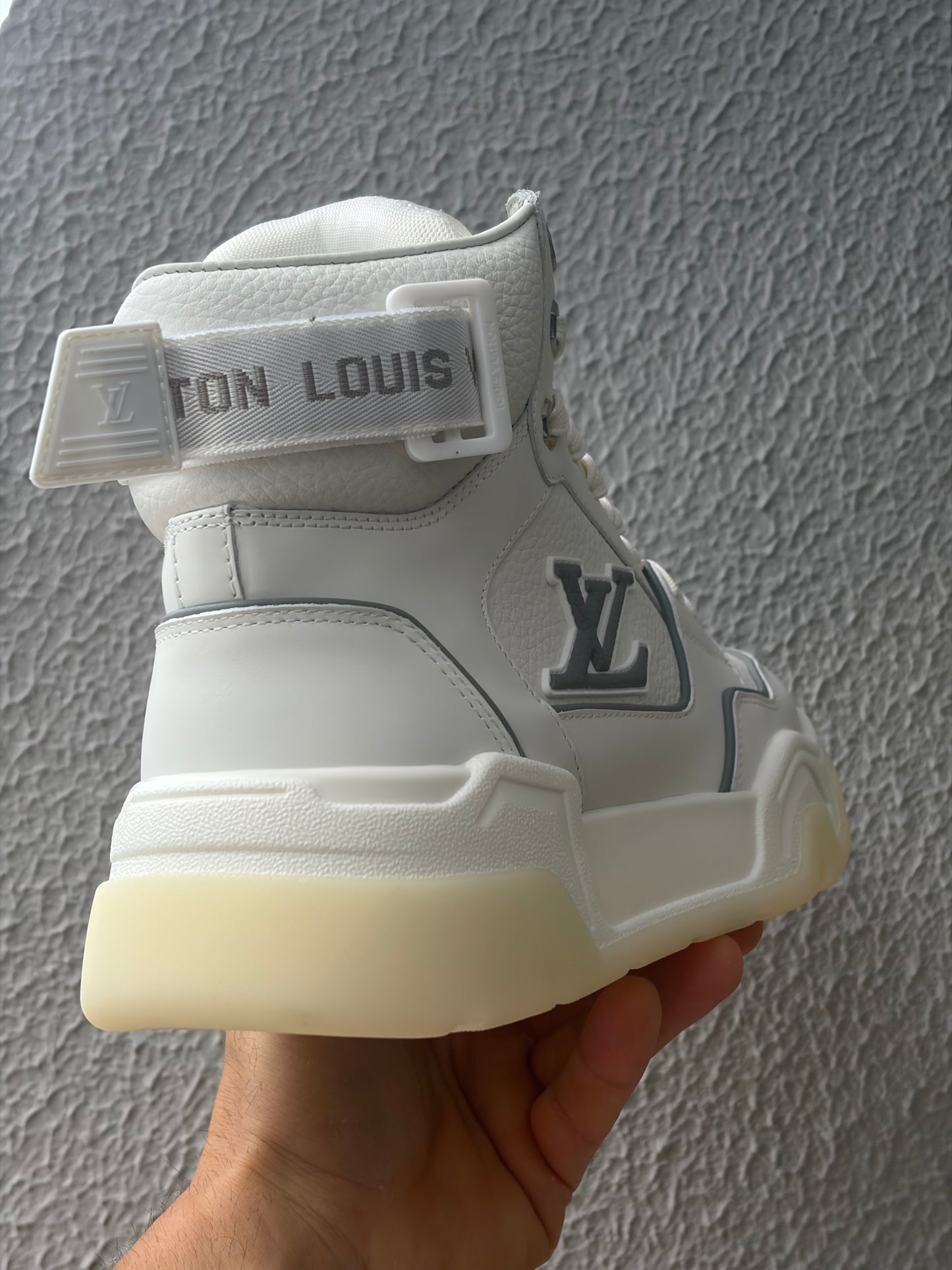Tênis LV Luxuy importado Cano Alto Branco ( Sob encomenda)
