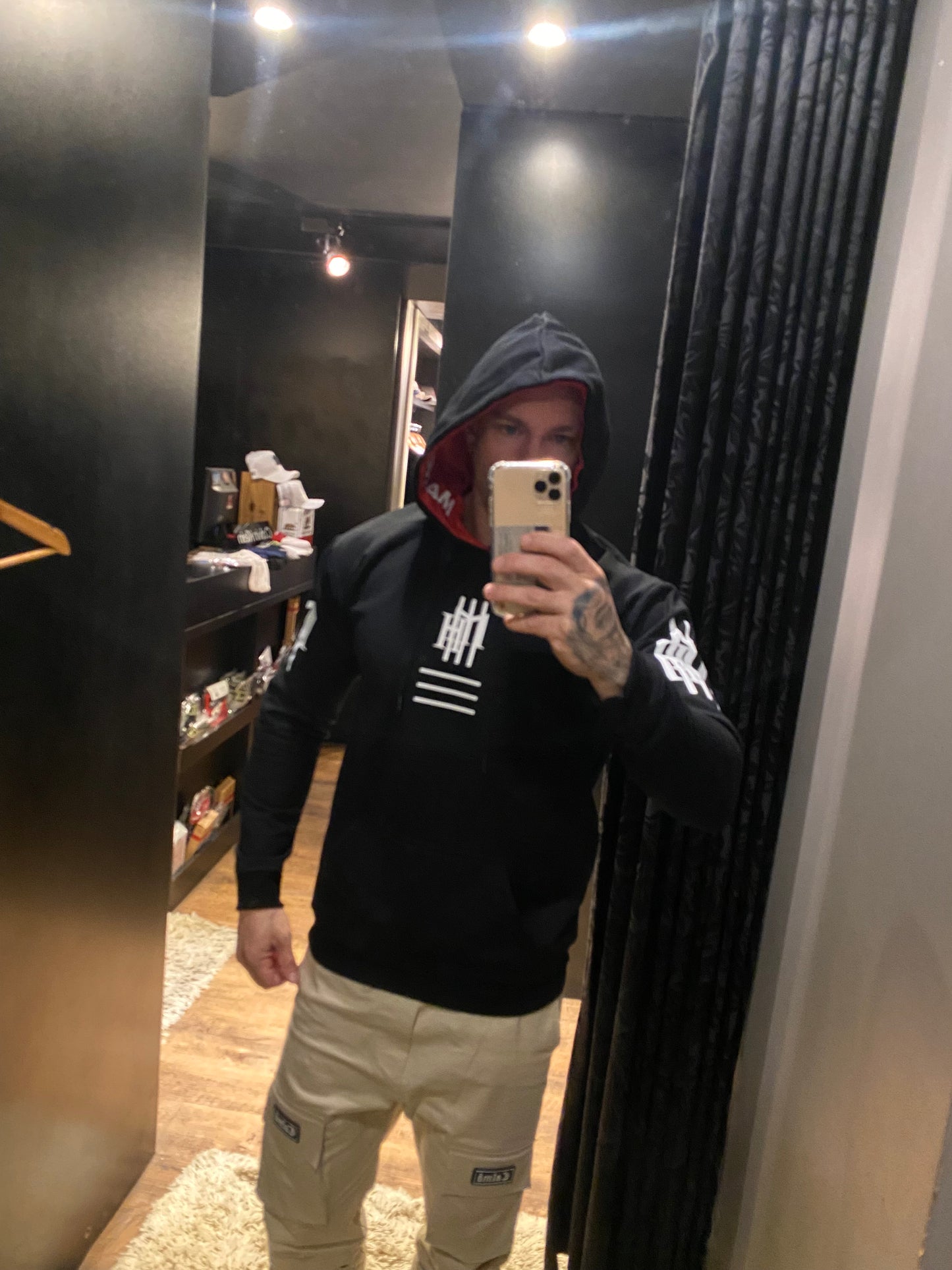 Moletom Canguru Mahe Black Red - LANÇAMENTO EXCLUSIVO
