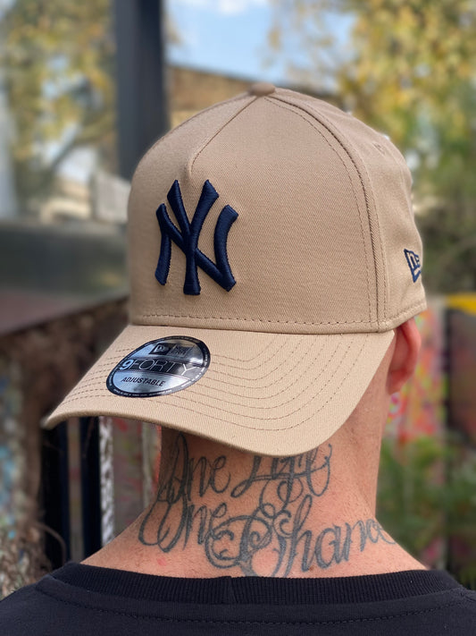 Boné NY Yankees Beige