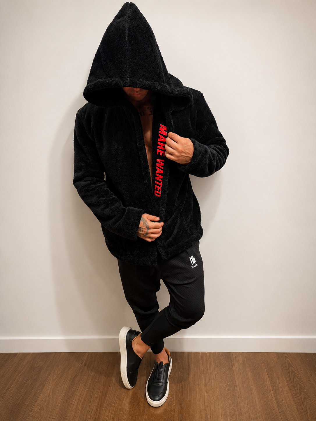 Casaco Mahe Black Red Elegance