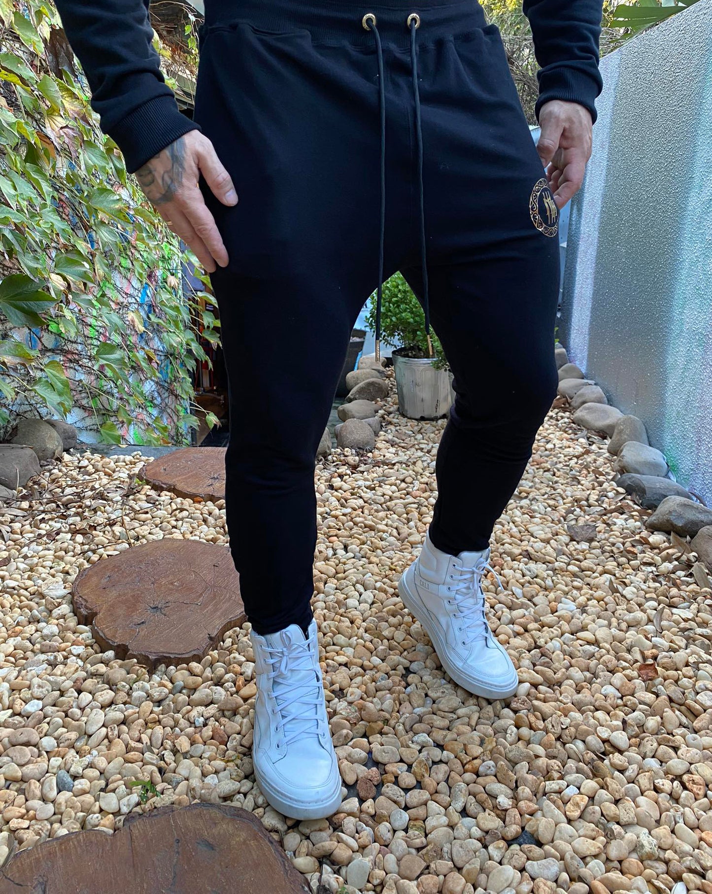 Conjunto Moletom Mahe Black Gold