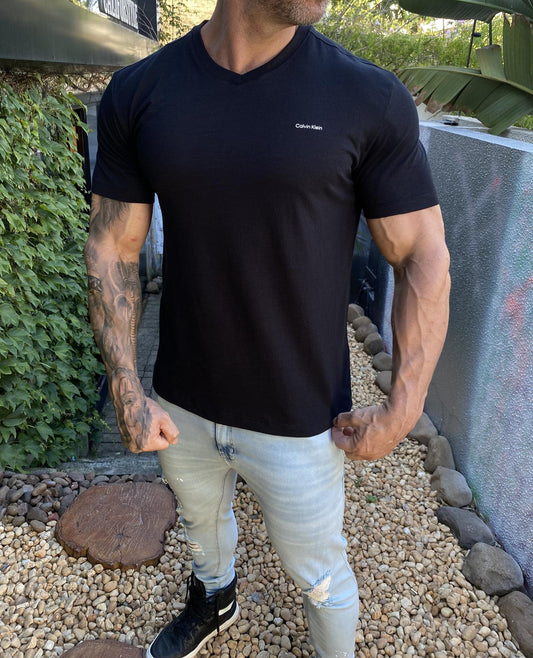 Camiseta Calvin Klein Gola V Preto