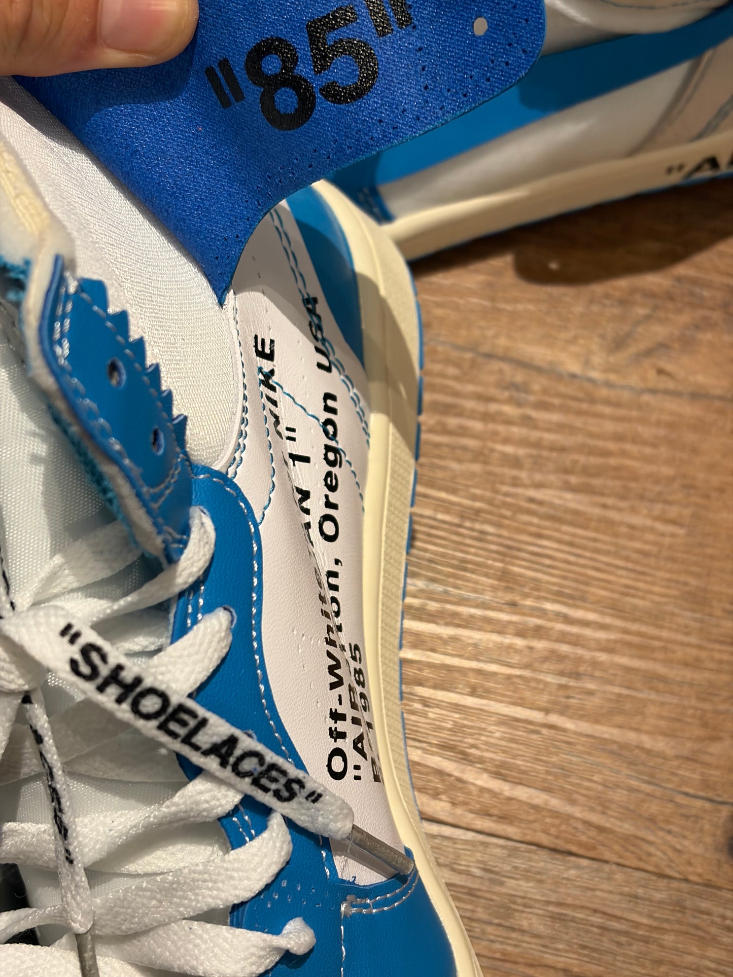 Tênis Nike Air Jordan Off-White x Air Jordan 1 High UNC