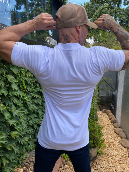Camiseta Assinature White