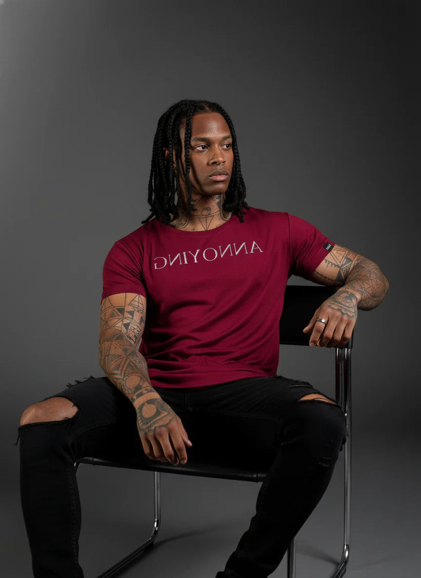 Camiseta Gniyonna - Ruby