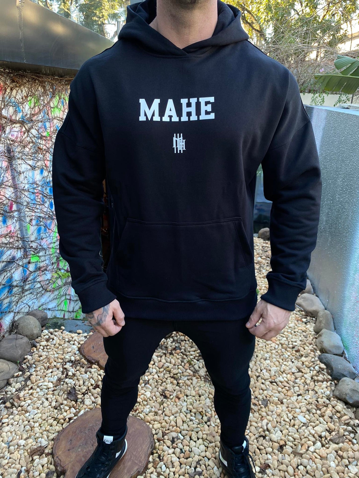 Moletom Canguru Mahe Over Black