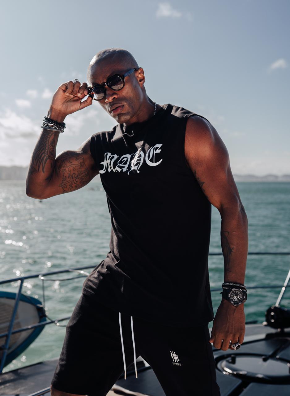 Regata Mahe Black Franco