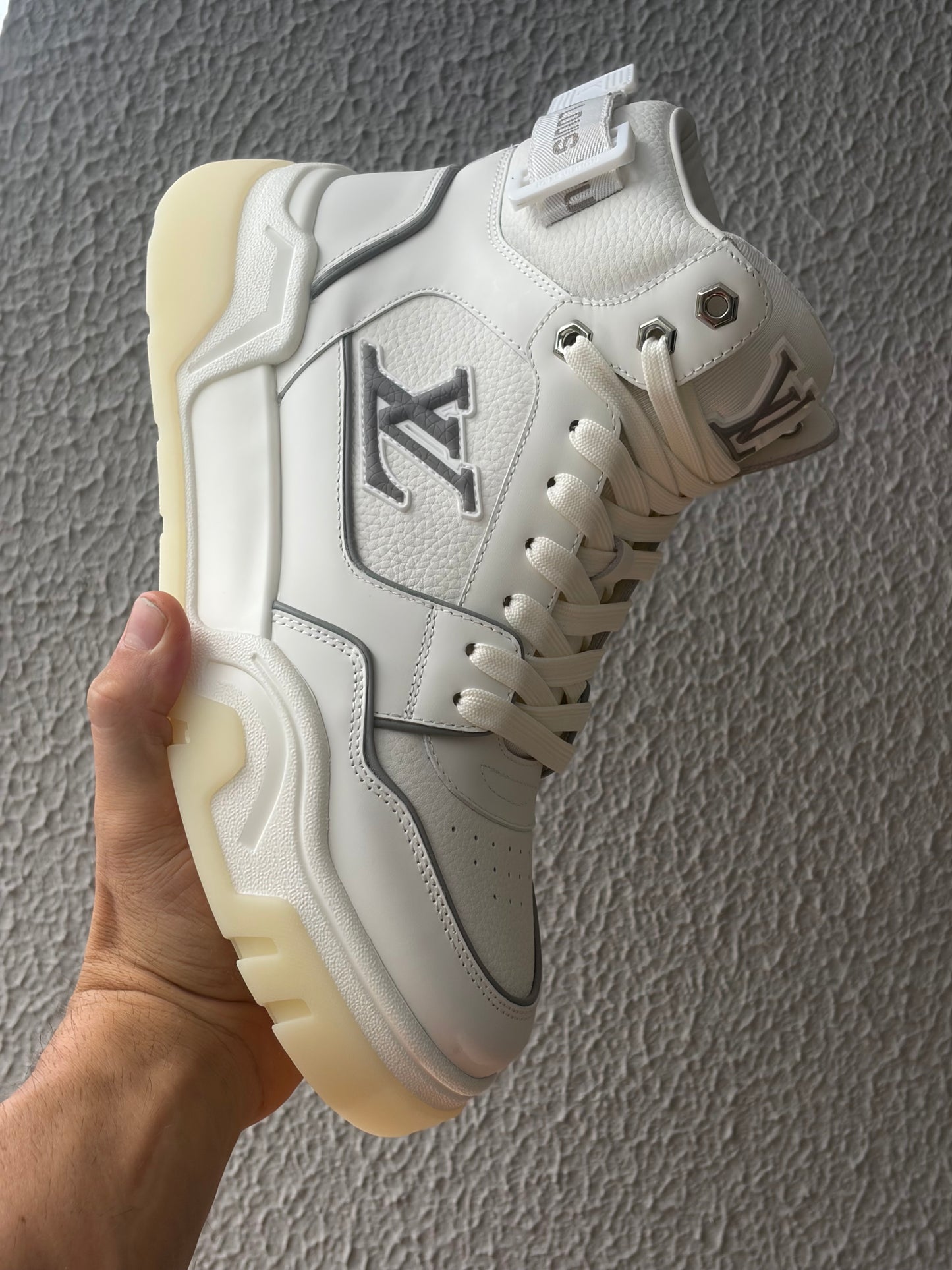 Tênis LV Luxuy importado Cano Alto Branco ( Sob encomenda)