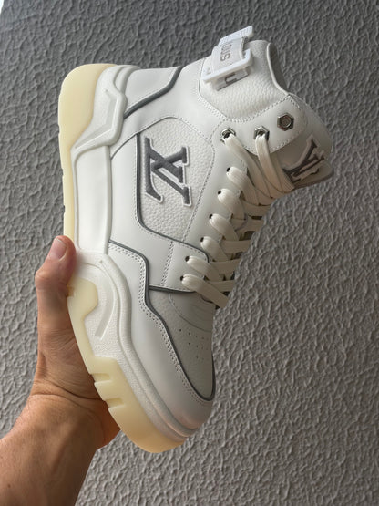 Tênis LV Luxuy importado Cano Alto Branco ( Sob encomenda)