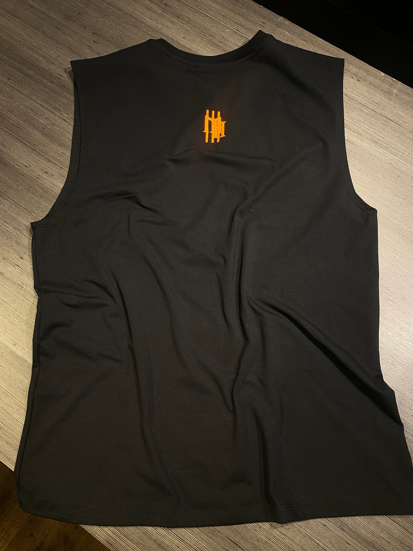 Regata Mahe Black Orange