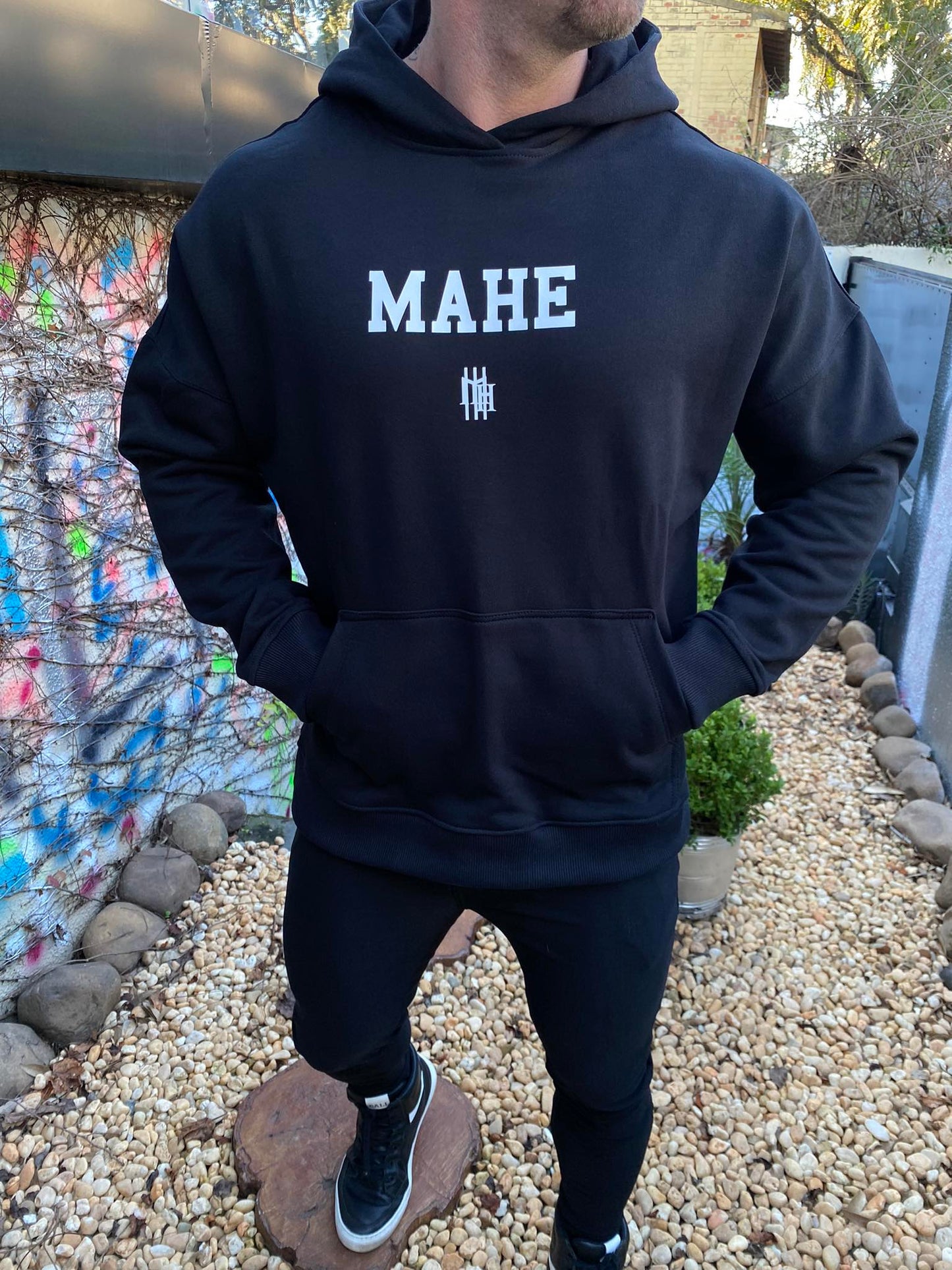 Moletom Canguru Mahe Over Black