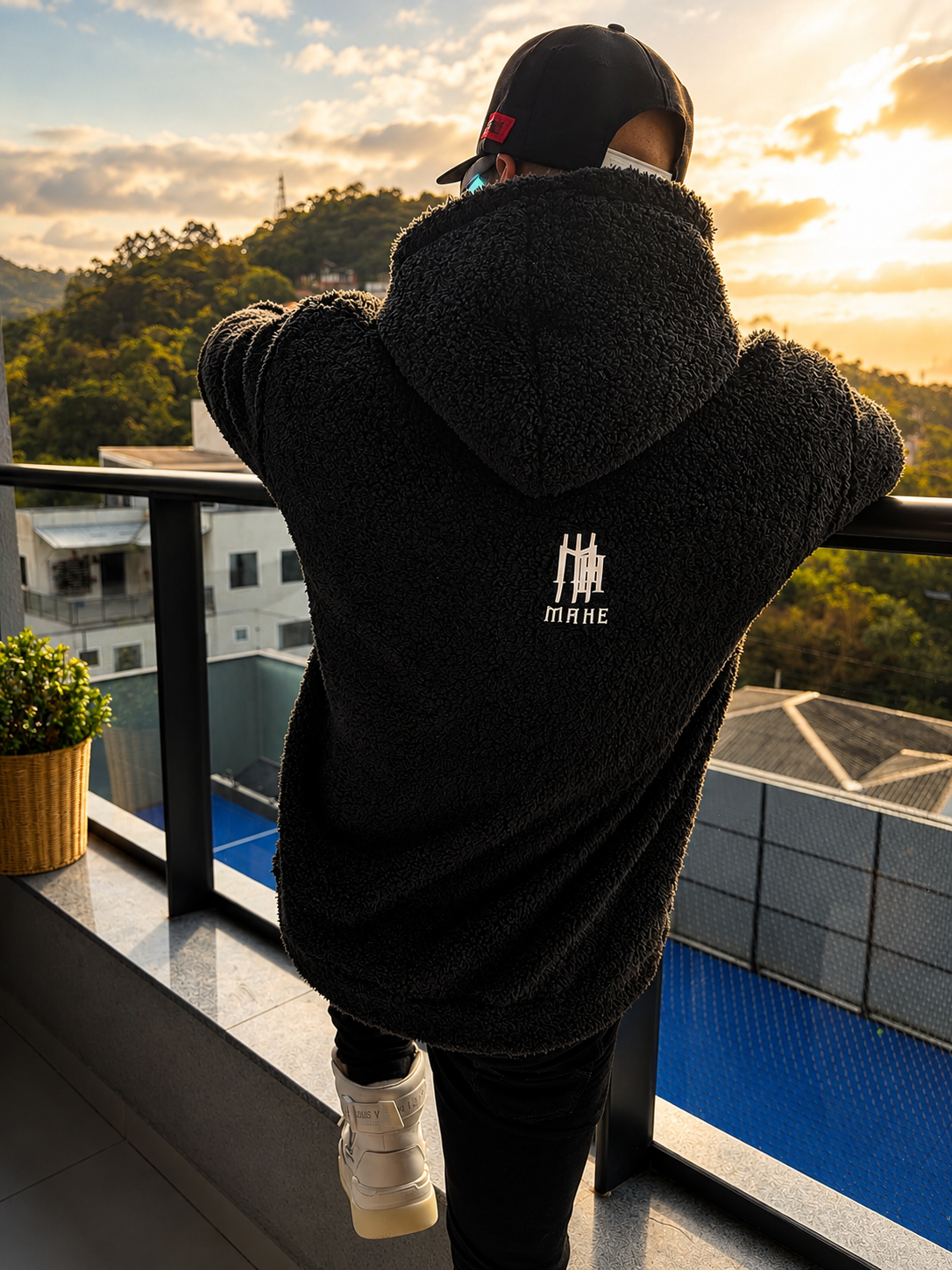 Moletom Canguru Mahe Sherpa Black