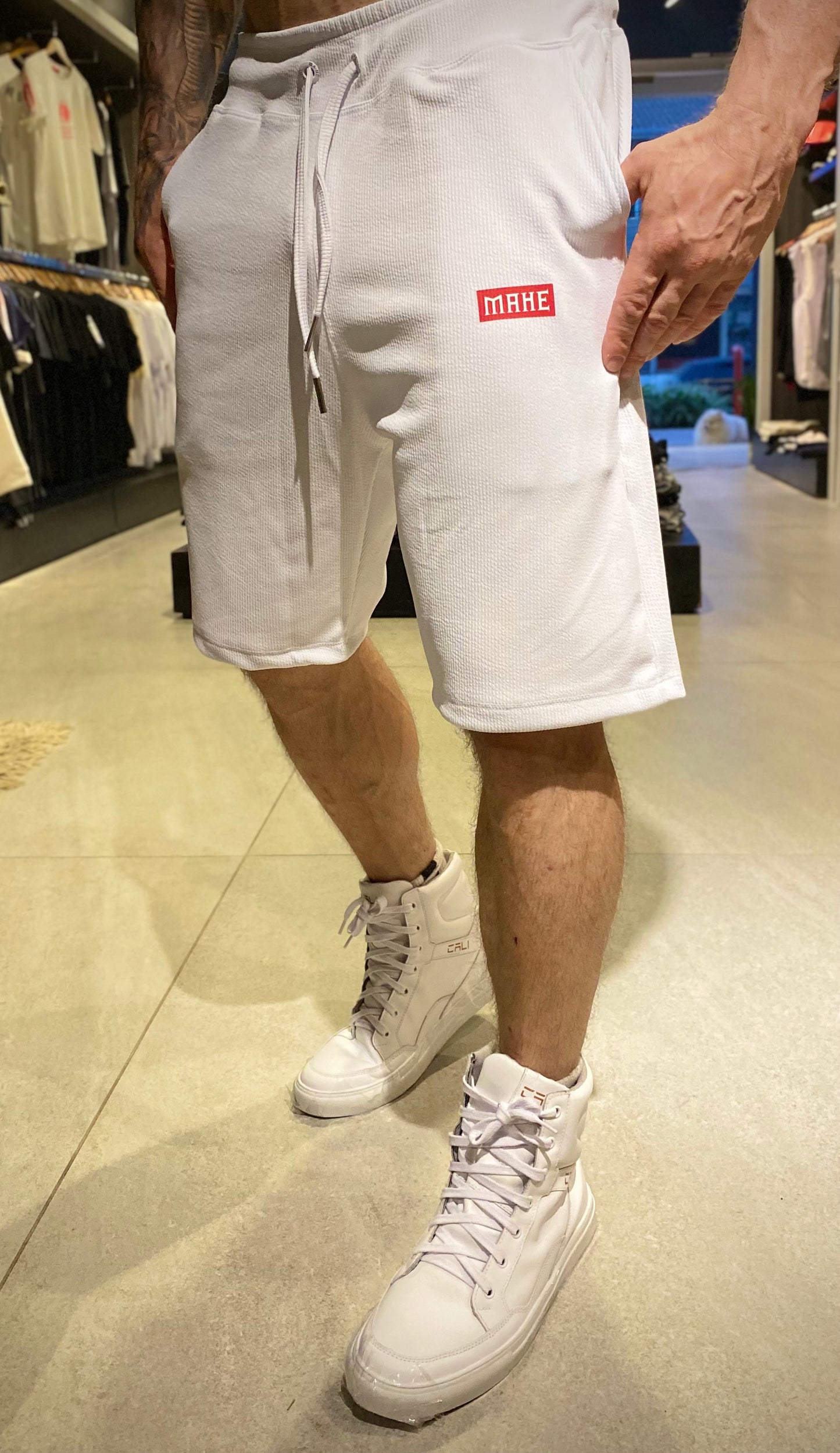 Bermuda Mahe White Red