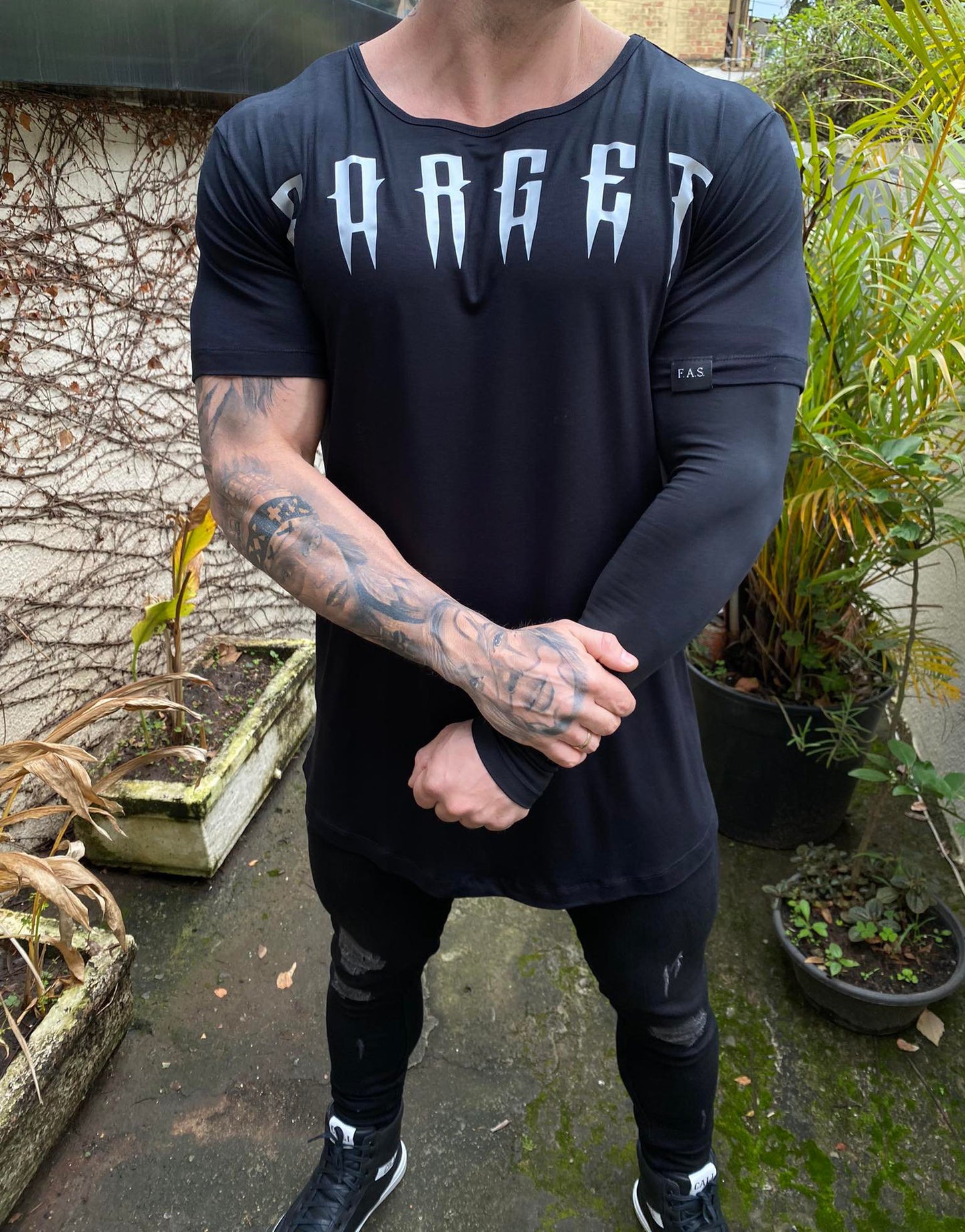Camiseta Forget Preta