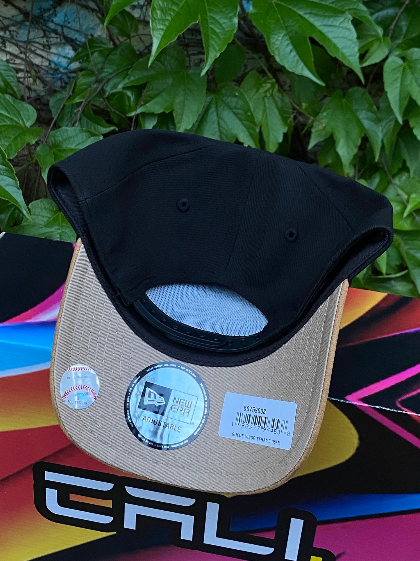 Boné New Era NY Preto Bege