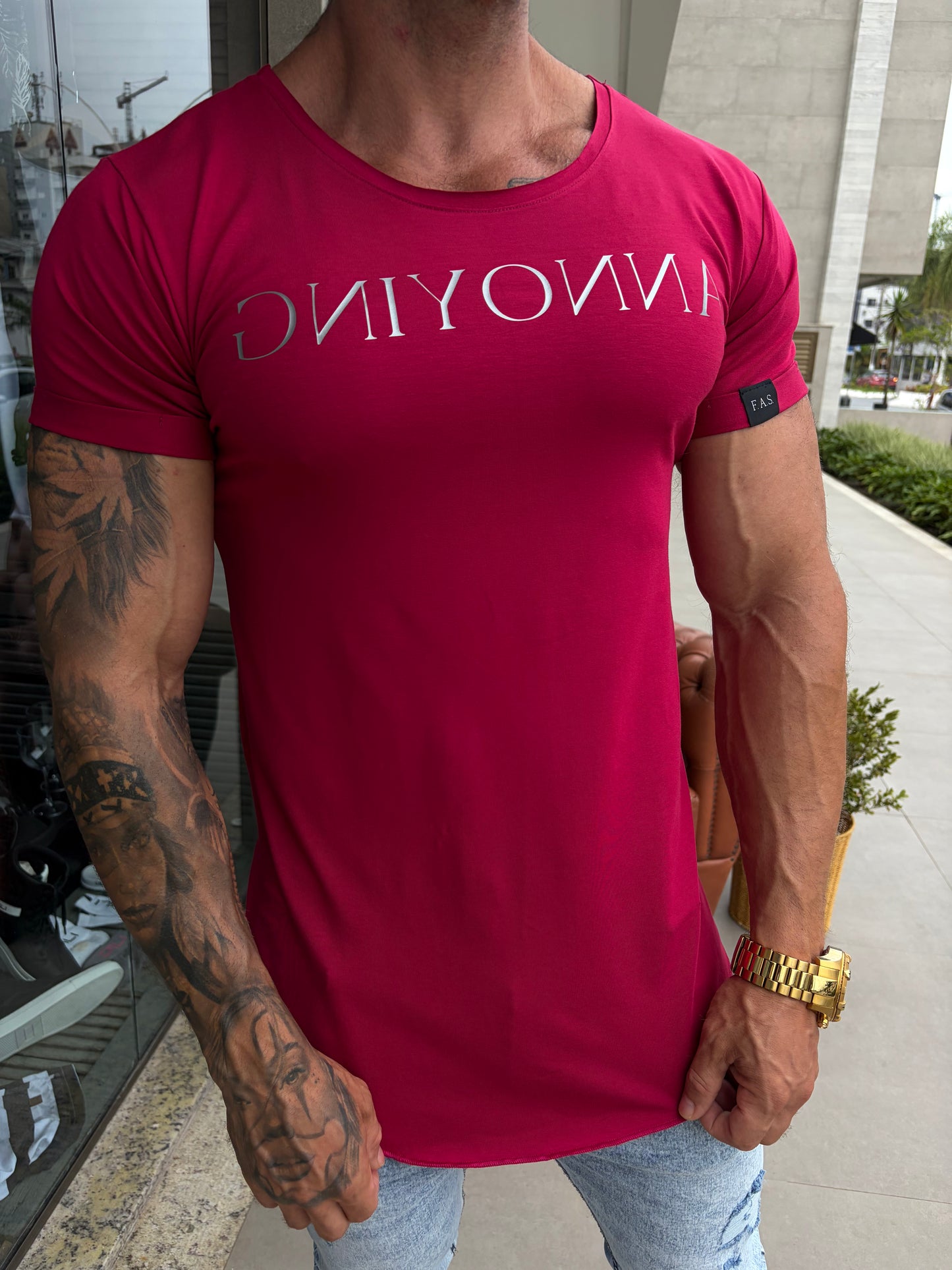 Camiseta Gniyonna - Ruby