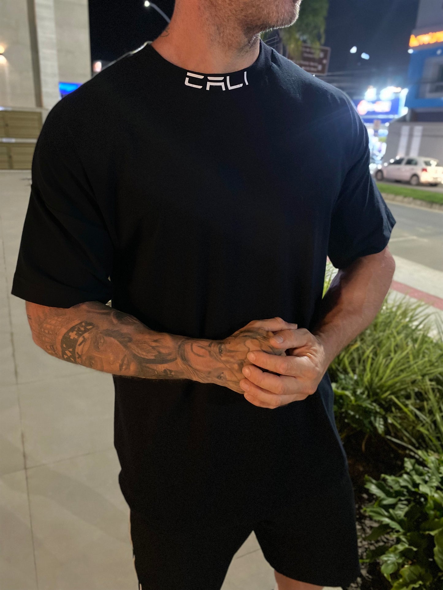 Camiseta Cali Over Black